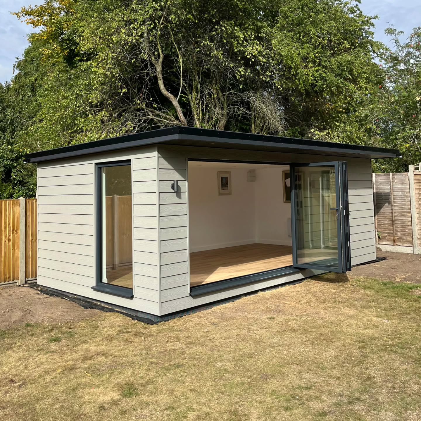 6x3m Garden Room done! Complete with lovely aluminium bifold doors and windows 😍
Most of this build was completed whilst our customers were away on holiday. Something nice to return home to!
Now over to @tropicallandscapingltd for the outside bit 👌
#readgardenrooms #GardenRoom #gardenbuilding #homeoffice #norwich #norfolk #localbusiness #bifolddoors #cedral