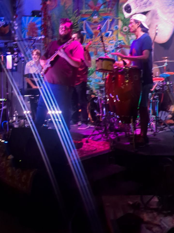 Had a great time last night at @wanderlingerbrewing for our *UNOFFICIAL* Billy Strings afterparty! Great crowd, energy, and jams all night long.
Next up is @highlandparkporchfest Oct. 11th, see ya there🎶🎸🤘🏻