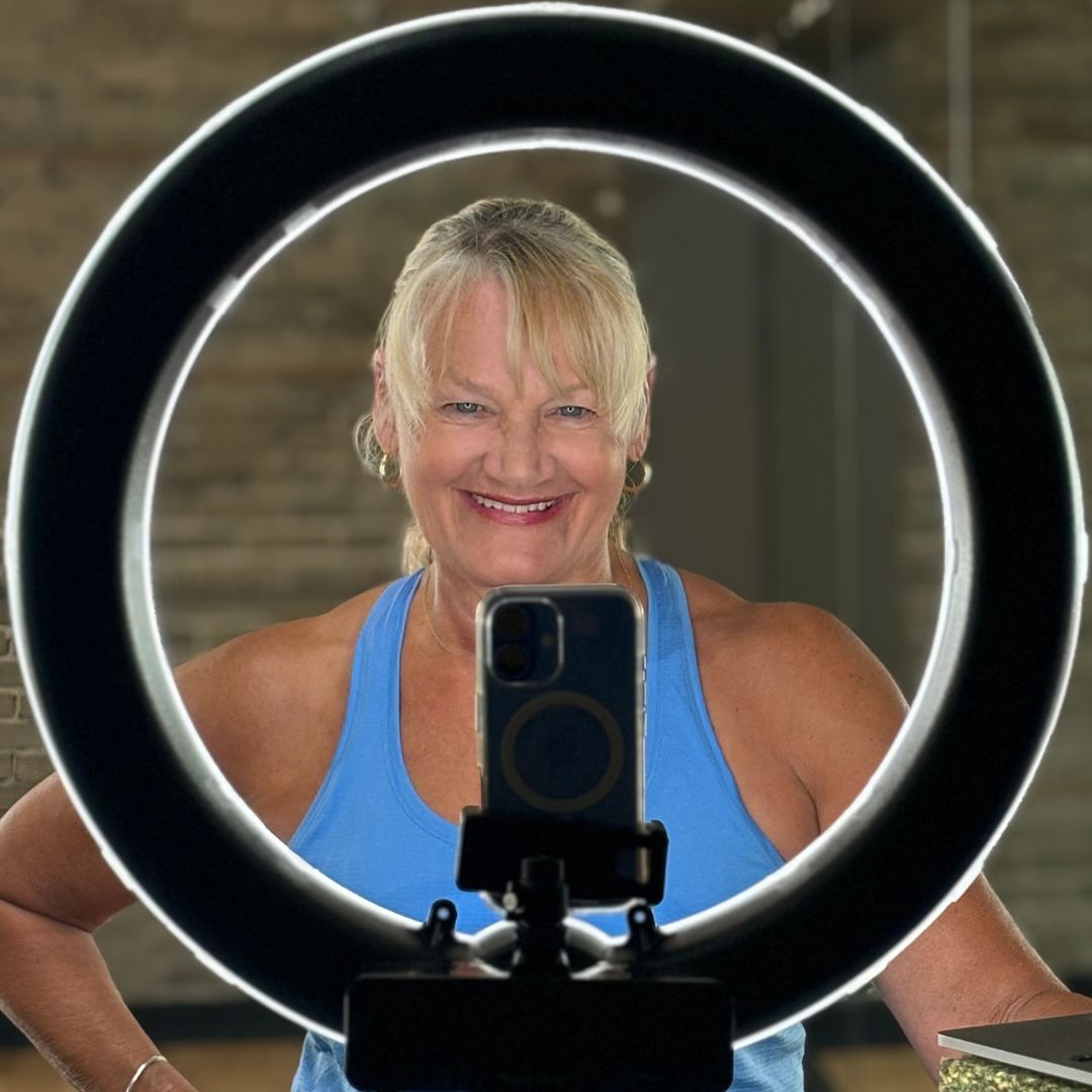 Sneak peek of Helen’s interview on the “Moving Conversations” podcast with Brian Richey and Nora St John.
Helen shares how breathing techniques can enhance performance, illustrating them using stories and insights of her experience as a former Canadian synchronized swimmer and world champion.
Interview will be published October 2025. Stay tuned!
#yycfitness #yycfit #calgaryfitness #calgarygym