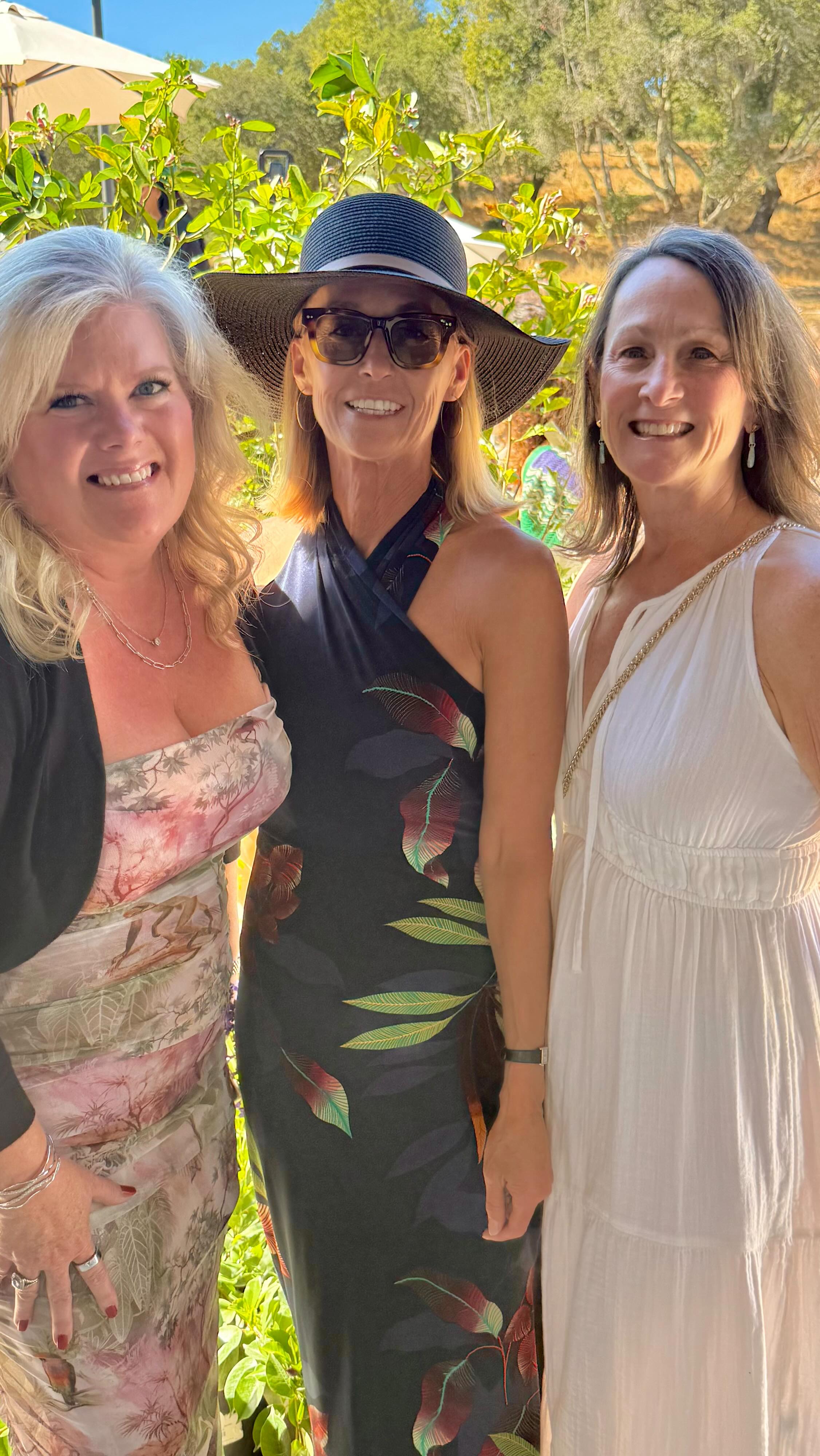 When Women Give Backâš
Change Happens
Sparkle Foundation
Mission: to make sure single mothers and children have a sparkle in their eyes.
A nonprofit where 100% of your donations goes to single mothers. This nonprofit operates solely on volunteersđ
Founder Samantha Tradelius is a rock star in giving back to her communityđđ I feel blessed to have met her and to join her community of supporters.
@sparkle_foundation
#nonprofitsofinstagram #sparklefoundation #nonprofitsrock #careerwomen #marincounty #inmarin #femaleempowerment #singlemomsupport #singlemomstrong #womenwhohustle #bosswomenmindset #womenofimpact #womanpower