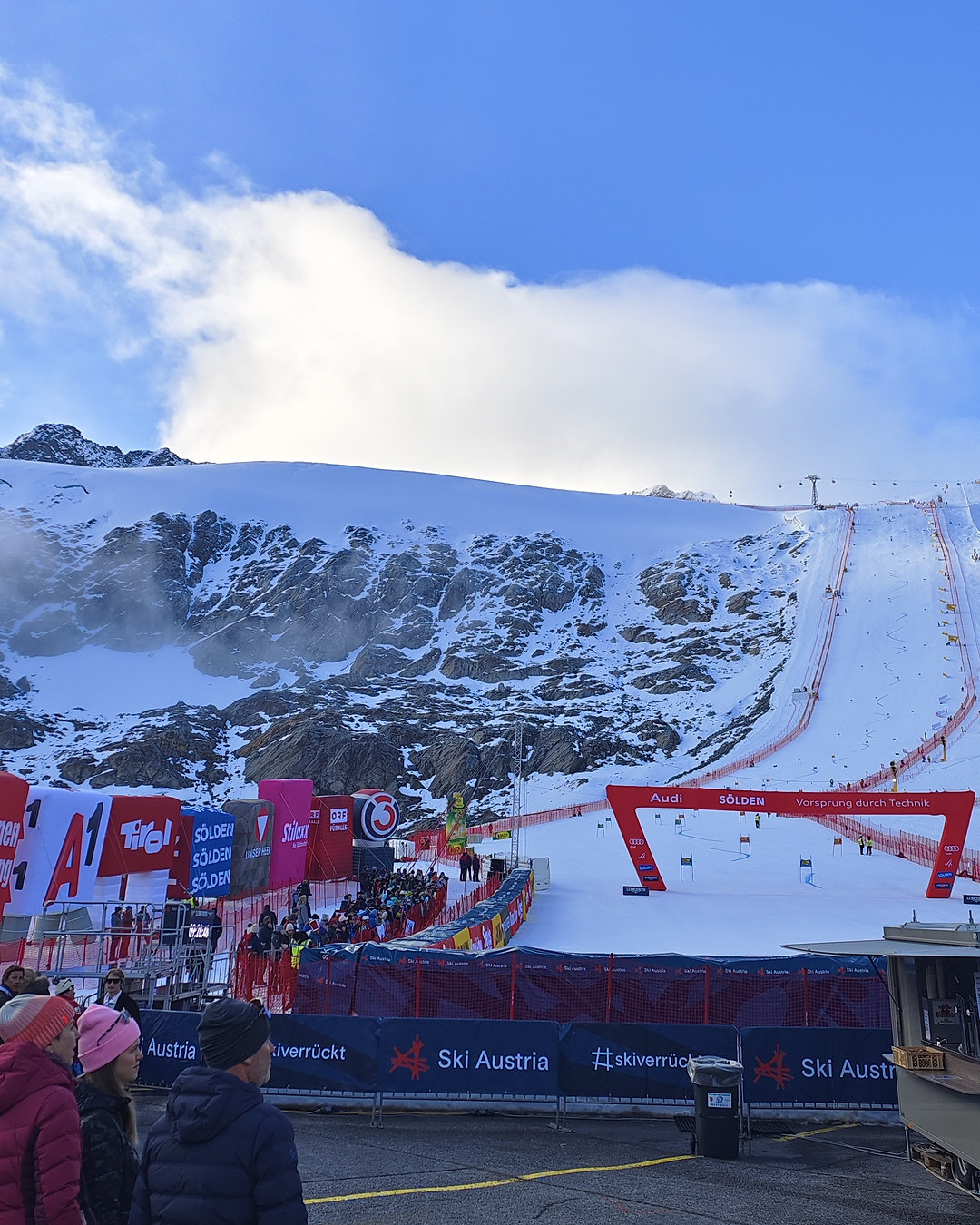 The countdown begins! Only 30 days until the Alpine Ski World Cup kicks off in Soelden, Tirol, Austria! Get ready for the ultimate Giant Slalom showdown on the Rettenbach Glacier. 🏔️⛷️ #AlpineSkiWorldCup #Soelden #SkiSeason #GiantSlalom Link in Bio