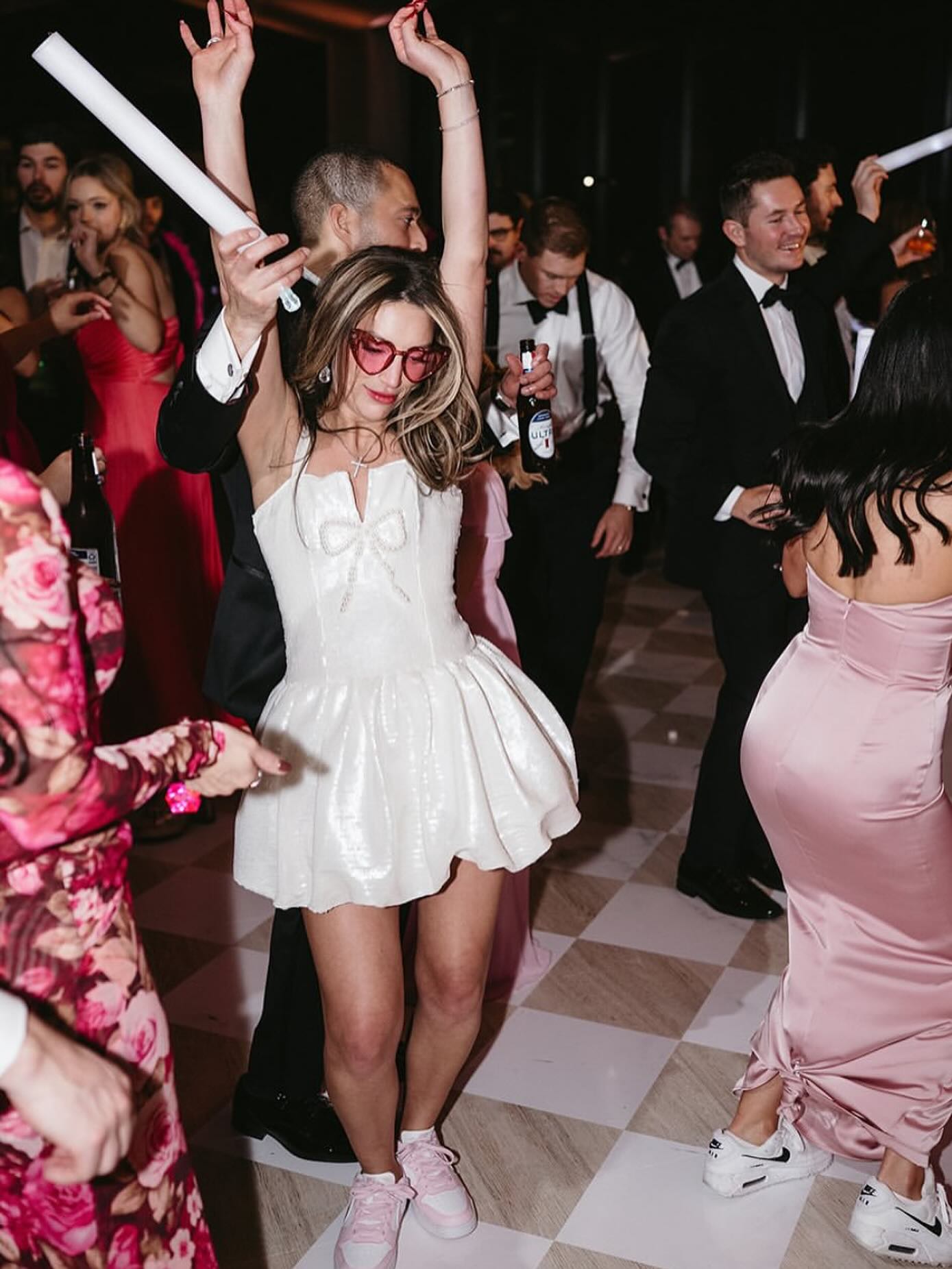 Put two hands up if you love our custom vinyl flooring!
VENDORS:
Planning + Design: @stephaniebentonevents
Production Design: @cae_lr
Floral Design: @silksabloom
Photography: @grubbw
Videography: @solarifilms
Venue: @arkmfa
Rentals: @eventology_us