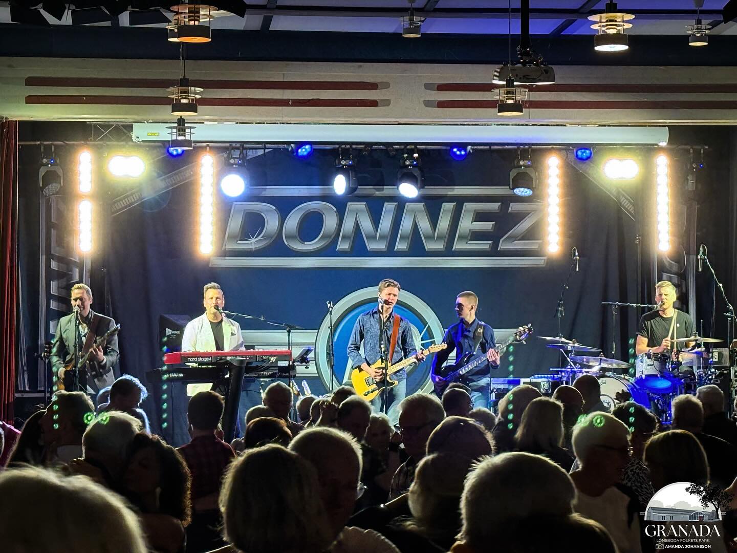 Vi tackar @donnez_band & vår allra bästa publik för en toppensöndag! 🤘🏼💙
Många blev vi!
Nästa dans: 19/10 - Black Jack. Välkomna är ni! 🫶🏼
#granadalönsboda #folketspark #lönsboda #söndagsdans #donnez