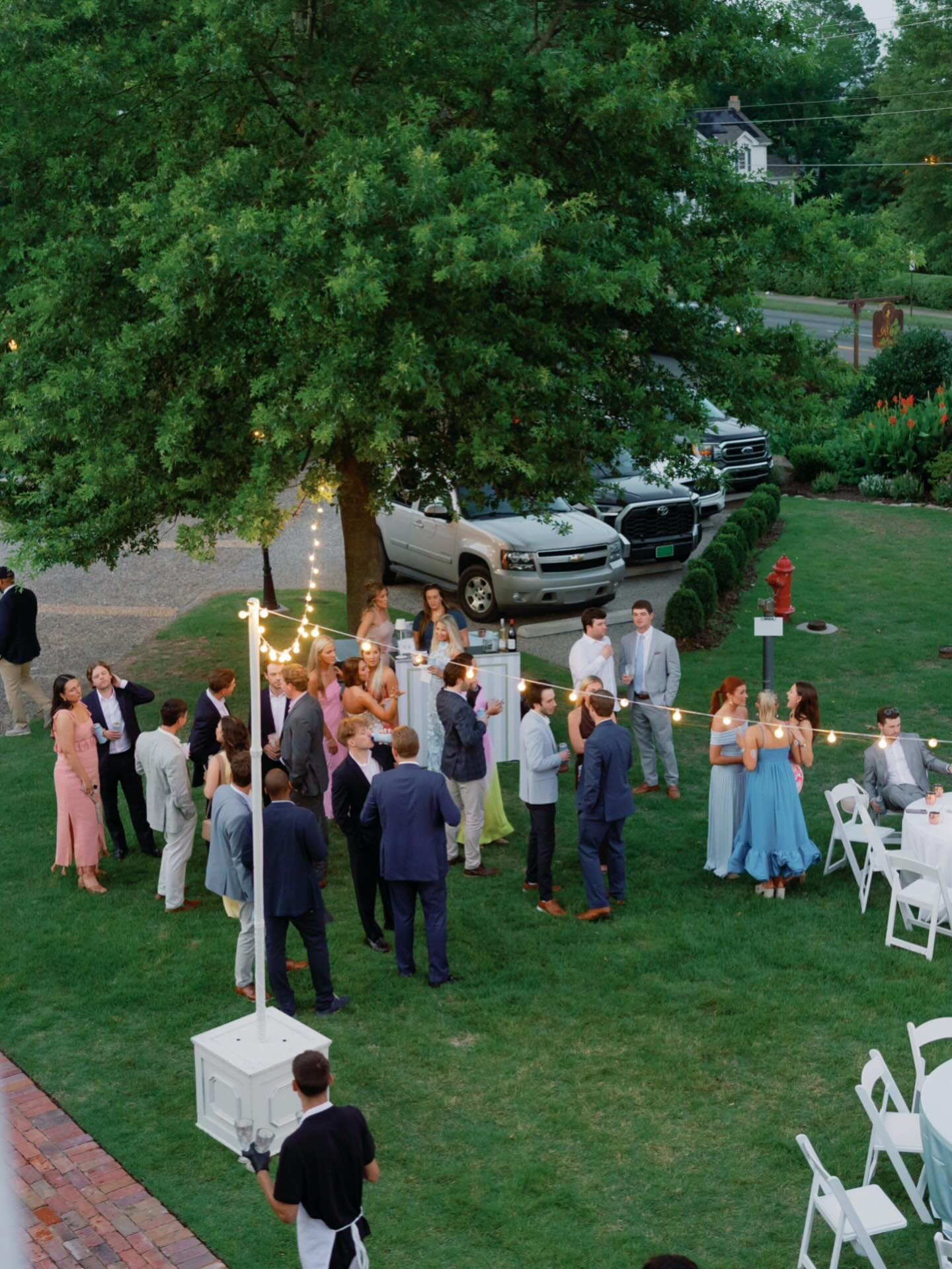 String lights over the front lawn is always a good idea ✨
VENDORS:
Planning + Design: @lesleywithrowdesigns
Production Design & Custom Rentals: @cae_lr
Floral Design: @norwooddayfloralco
Photography: @faithalexanderphoto
Videography: @blackhousestudios_
Venue: @thereserveexperience
