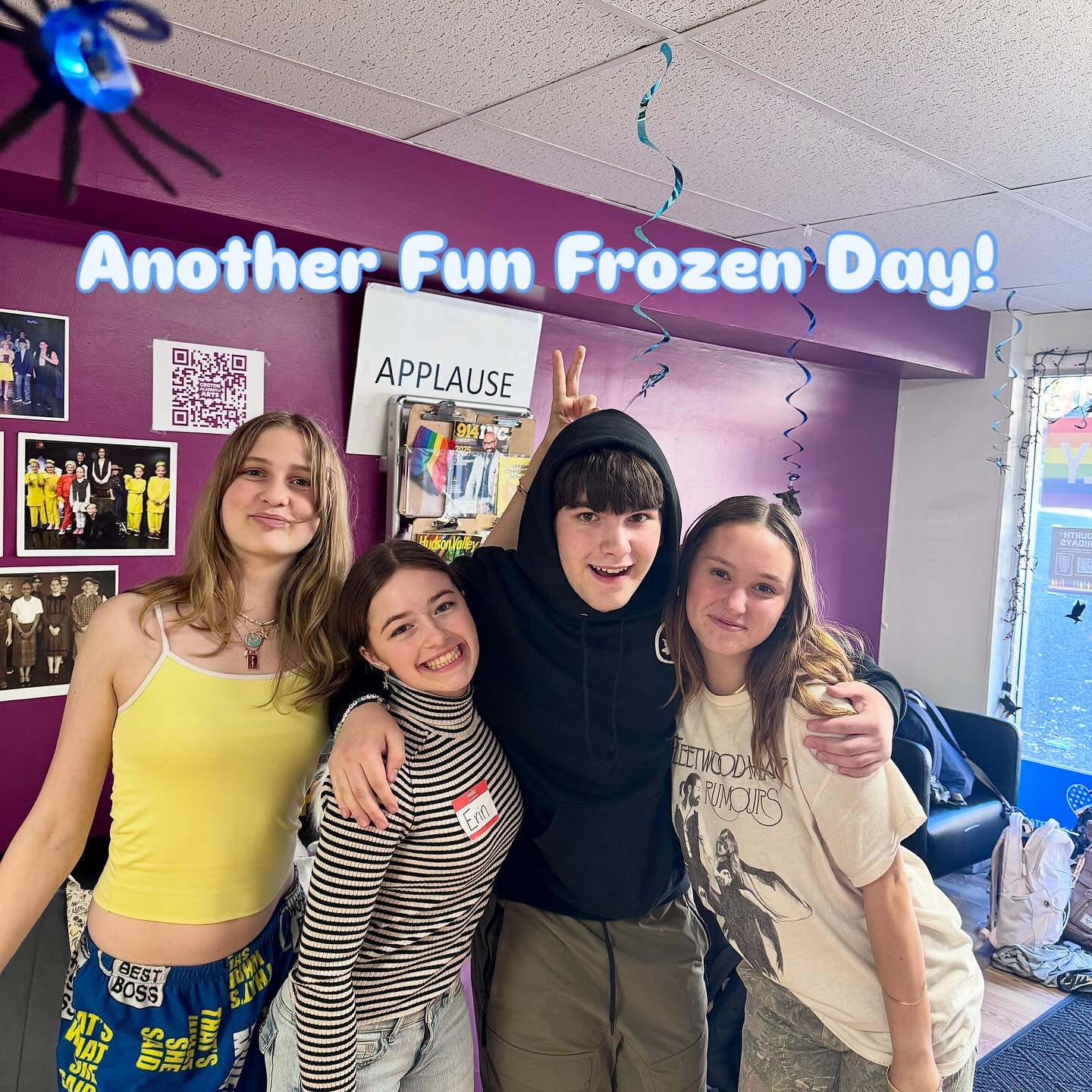 Everyone had a pretty COOL time at rehearsal today! We celebrated not one, not three, but TWO BIRTHDAYS!
#frozen #frozenmusical #frozenjrâď¸