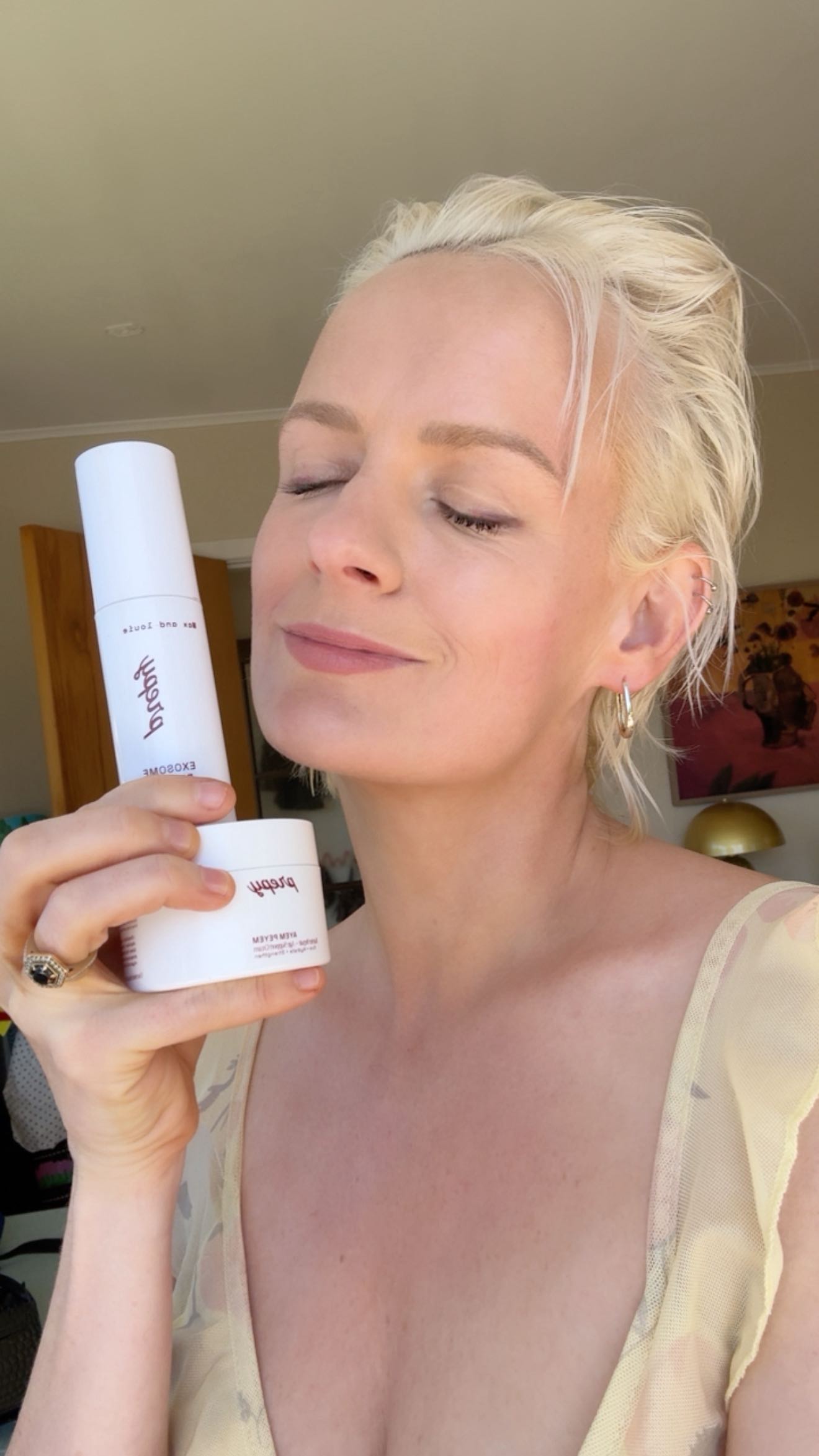 “I know this sh*t works because I know what it feels like to come back from using products that don’t. My skin has NEVER felt this…. Plump and well, healthy!!!” - sensitive skin girly with Normal - dry skin.
#maxandlouie #prepybymaxandlouie #skinprep