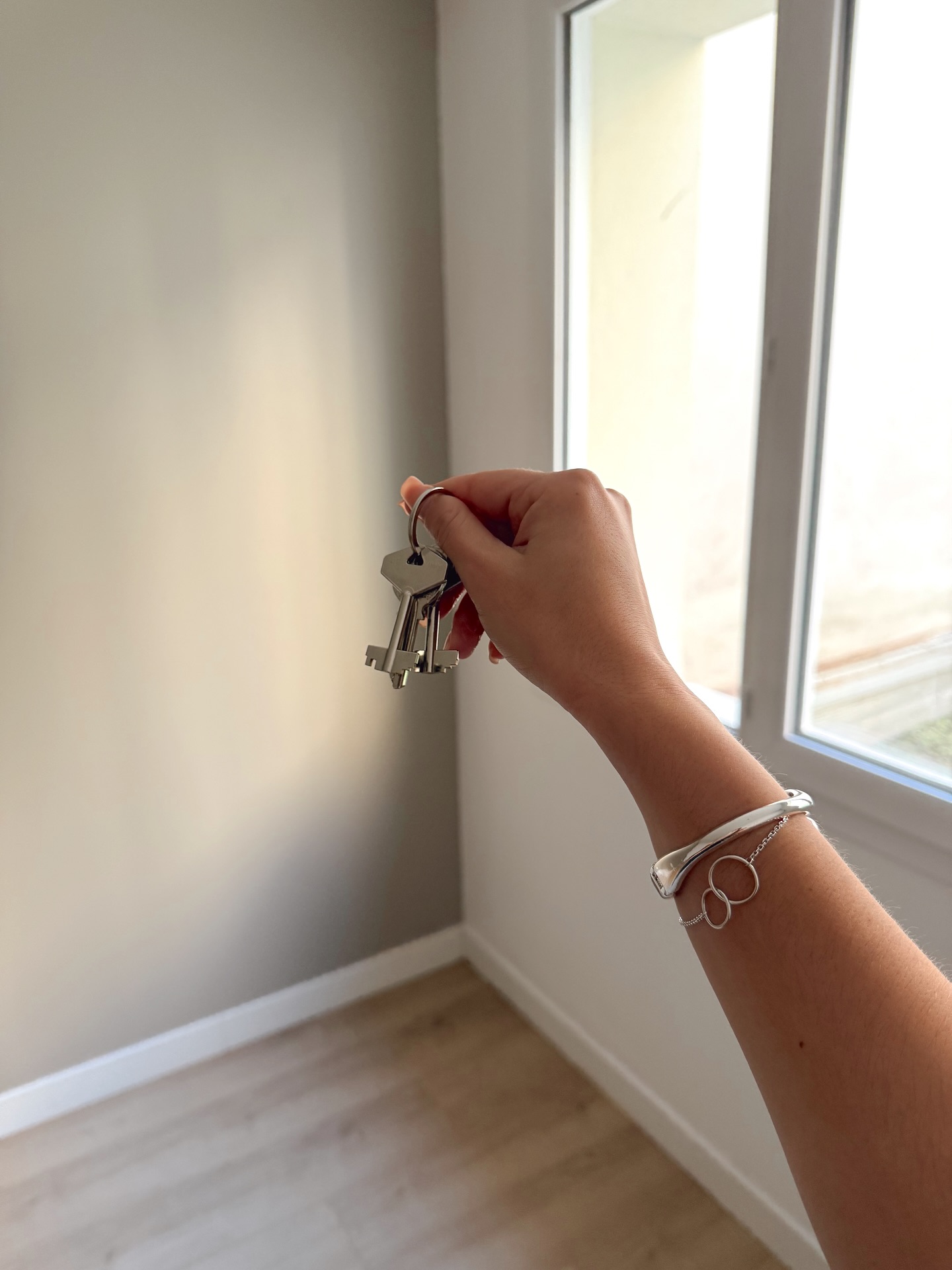 Nouvel espace. Nouvelle étape.
Je suis tellement heureuse de vous annoncer que je déménage enfin dans un nouveau lieu, imaginé pour offrir une expérience encore plus exclusive et raffinée.
Cette nouvelle aventure marque une belle évolution, et je tiens à remercier toutes mes clientes et mes proches pour leur confiance, leur soutien et leurs encouragements depuis le tout début 🤍
Je vous partagerai bientôt les backstages et toutes les prochaines nouveautés…
Le meilleur reste à venir ✨