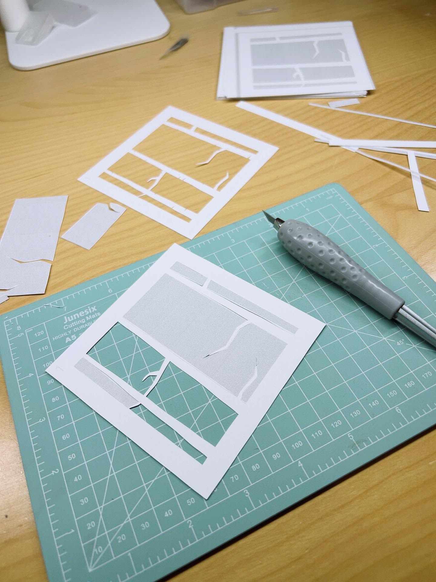 Getting back into it and prepping like crazy for the @hellohappyhq Christmas Market on Sat November 29th at the Small Arms Inspection Building, Mississauga. I’m bringing back the classic birch forest mini frames and ornaments, as well as some new designs! Can’t wait! 🎄
#HelloHappyMerryMarket #CanadianHandmade #CanadianSmallBusiness #PaperArt