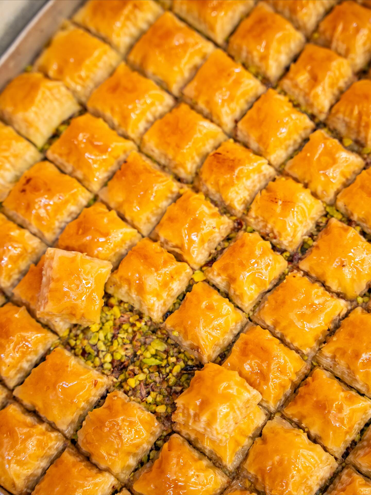 Fıstıklı mı? Cevizli mi? Favoriyi seçmek zor! 🤗
📍Üsküdar Merkez İmalat
📍Üsküdar Balıkçılar Çarşısı
📍Kadıköy Balıkçılar Çarşısı
#ŞekerciCaferzade #Üsküdar #Kadıköy