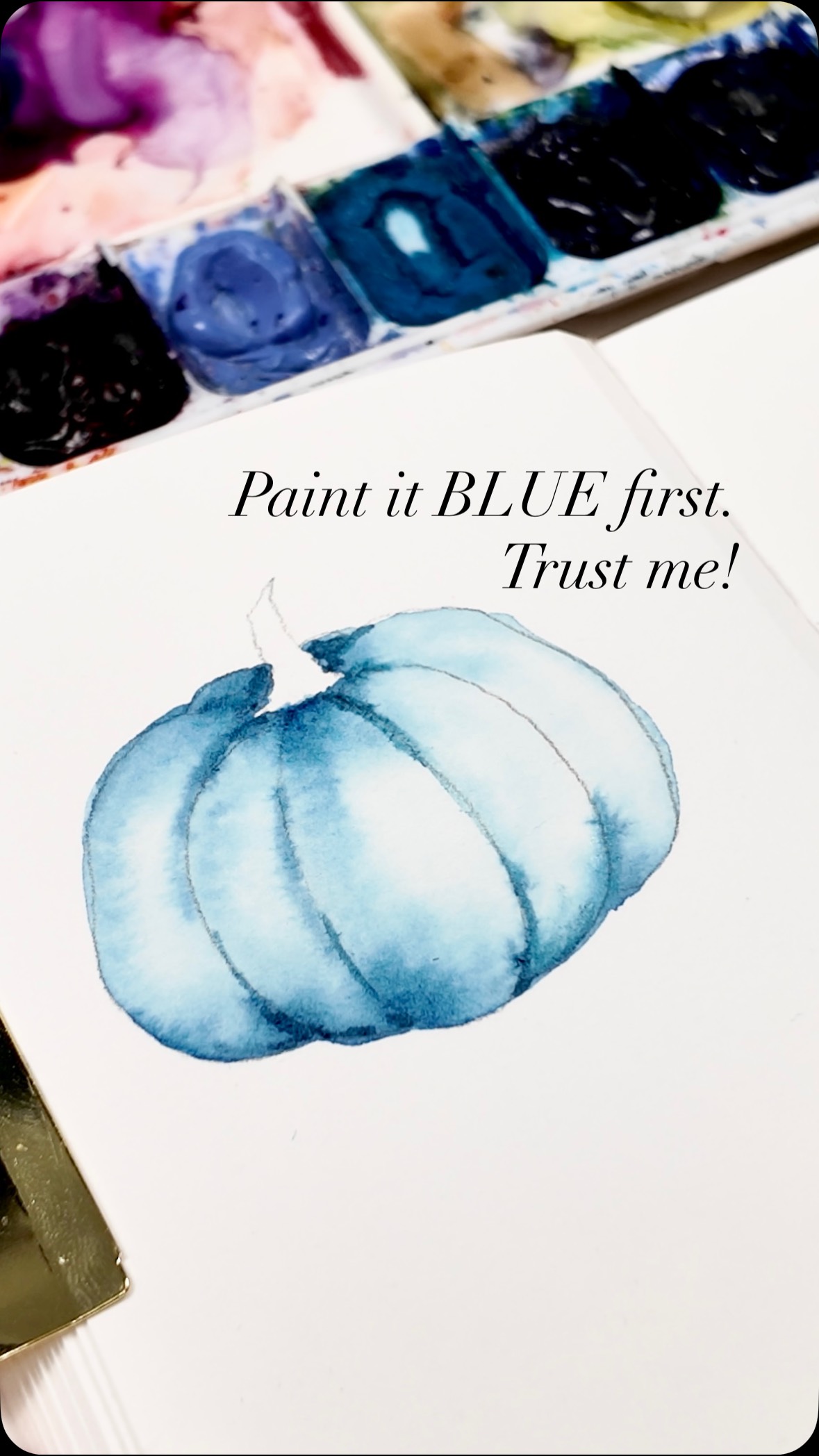 Why would I paint a pumpkin blue? That’s because blue is a complementary colour to orange and adding a layer of blue shadows underneath can create great depth and interest to your paintings! This technique is called under painting! Using a colour’s complement (orange+blue, red+green, and purple+yellow) is a great way to add a natural shadow colour! So give it a try and let me know how it goes in the comments below! Happy painting!
Brush: Emma lefebvre x @craftamo size 8 round