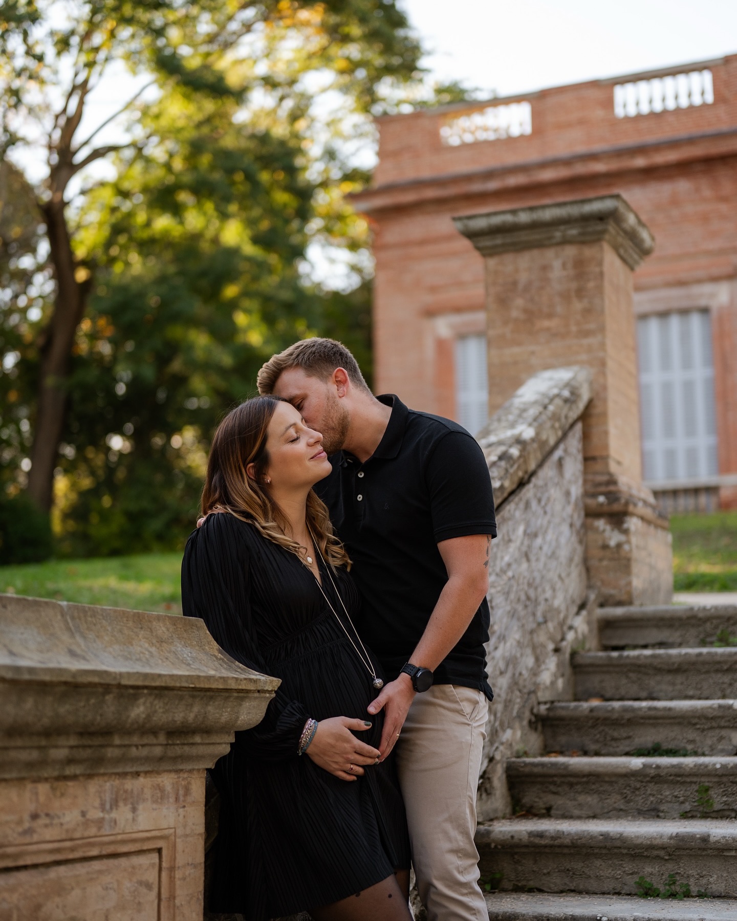 Un couple magnifique, un lieu idyllique, une lumière chaude de fin de journée … toutes les conditions étaient réunies pour que les photos soient aussi douces que je l’espérais ✨
Merci à Charlotte & Théo de m’avoir choisie pour capturer un moment aussi important de leur vie de famille 🫶🏻
.
.
.
#shootinggrossesse
#shootinggrossessetoulouse
#grossessetoulouse