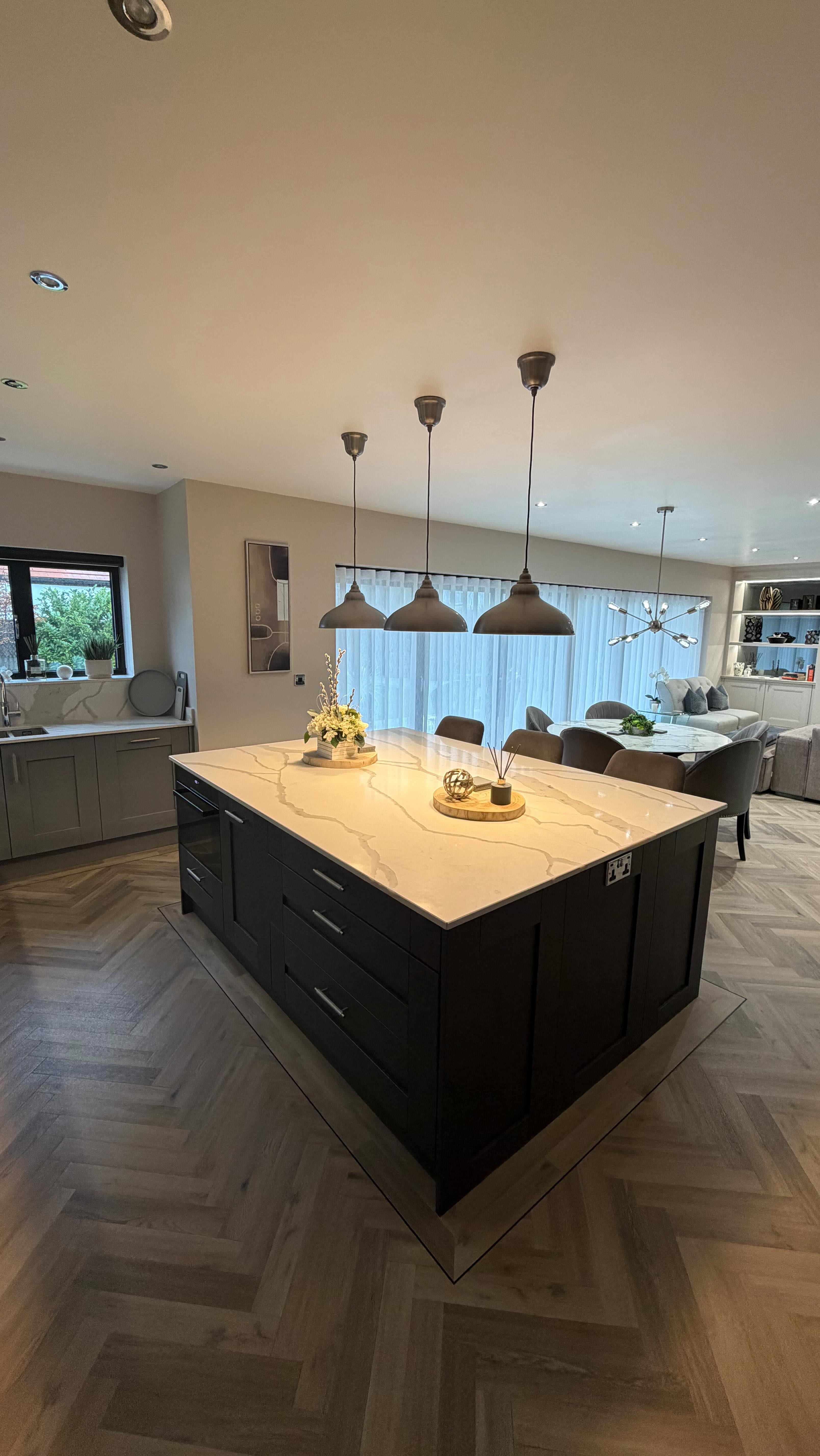 In recess Wave Voiles with bedrooms in pencil pleat voiles giving this already amazing home a little bit extra 🤩
.
.
.
#blinds #shutters #windowtreatments #homedecor #interiordesign #homeimprovement #plantationshutters #rollerblinds #venetianblinds #romanblinds #homerenovation #homedesign #interiors #residential #windowcoverings #decor #interiordecorating #luxuryhomes #softfurnishings #homeinterior #Liverpool #Liverpoolblinds #Merseyside #ShuttersLiverpool #Blindsliverpool