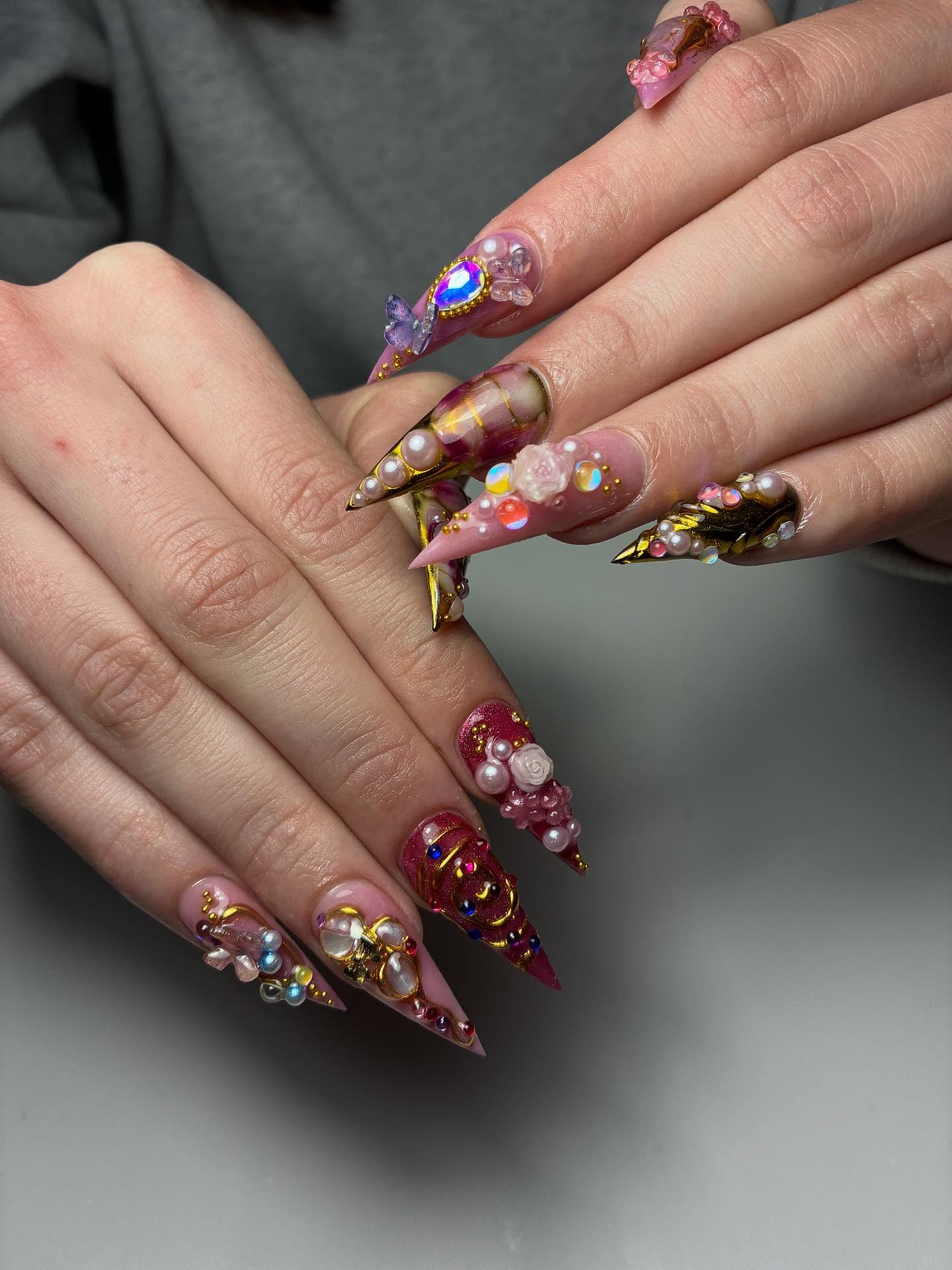 Slayed to Perfection 🔥
.
.
.
#nailsmelbourne #melbournenails #nailsart #acrylicnails #naildesign