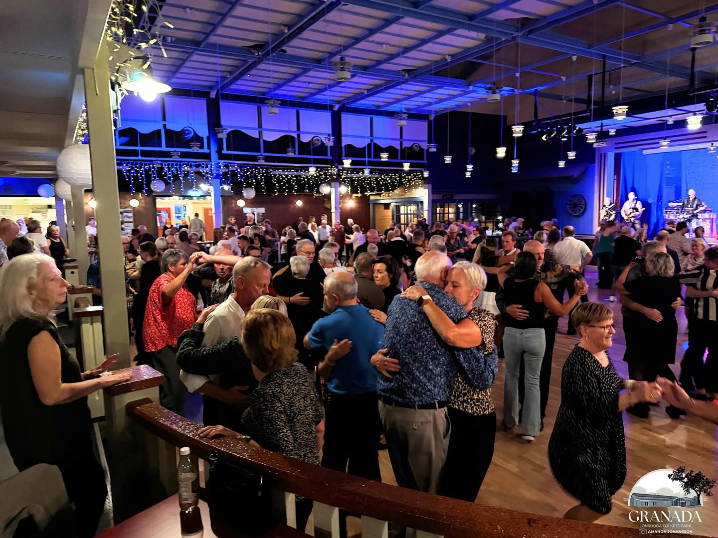 Bilder från senaste söndagsdansen med grymma Black Jack på scen! 😍
#granadalönsboda #folketspark #lönsboda #blackjack #dansband #söndagsdans