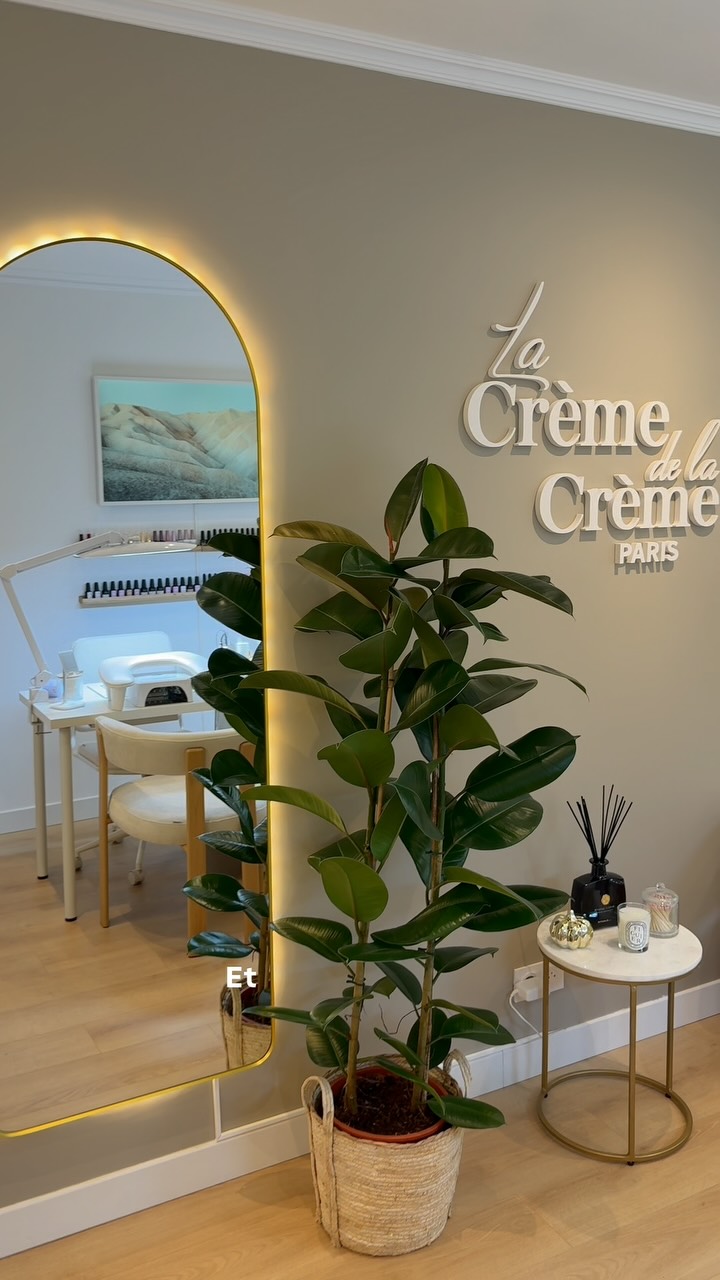 Partie finale de backstages ✨
Derniers préparatifs de mon nouvel espace beauté à Paris 🤍
Trop hâte de vous accueillir ✨
#lacremedelacremeparis #onglesparis #russianmanicure #manicurerusse #nailartparis #paris10 #beautyparis #nailtechparis #newstudio #backstage #parisnails #onglerieparis