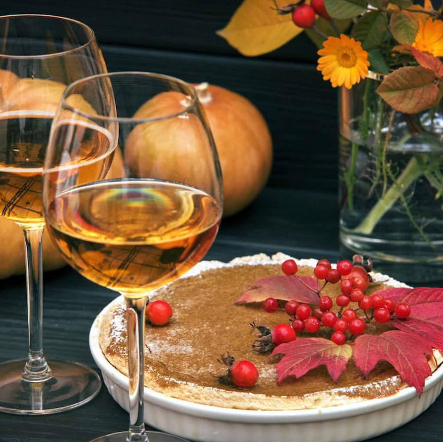 Holiday wine magic alert! Our very own Melanie Webber is featured in @edibleasheville sharing festive pairing tips — from swapping Champagne for Crémant, to choosing a juicy Mencía over a heavy Cab, to ending on a golden Tokaji glow. 😍
Ready to level-up your holiday table and your wine knowledge? Link in bio to read the full article
Then join us in class @quenchavl :
• WSET Level 1 — Nov 24 or Jan 12
• WSET Level 2 — Starts Jan 4/5
Let’s sip smarter this season.
melaniewebberwine.com
#HolidayWine #WineTips #EdibleAsheville #MelanieWebberWine #WSET #WineEducation #AshevilleEats #WinePairing #Cheers