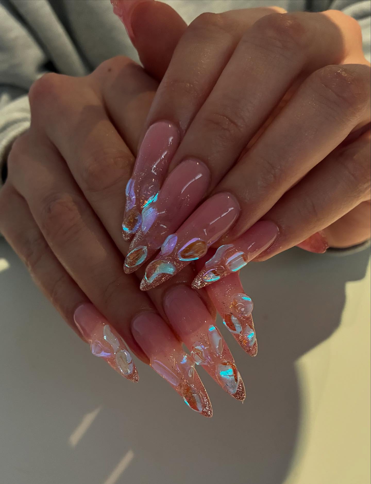 Long Gel X design 🥰
.
.
#melbournenails #nailsmelbourne #gelxnails #holidaynails