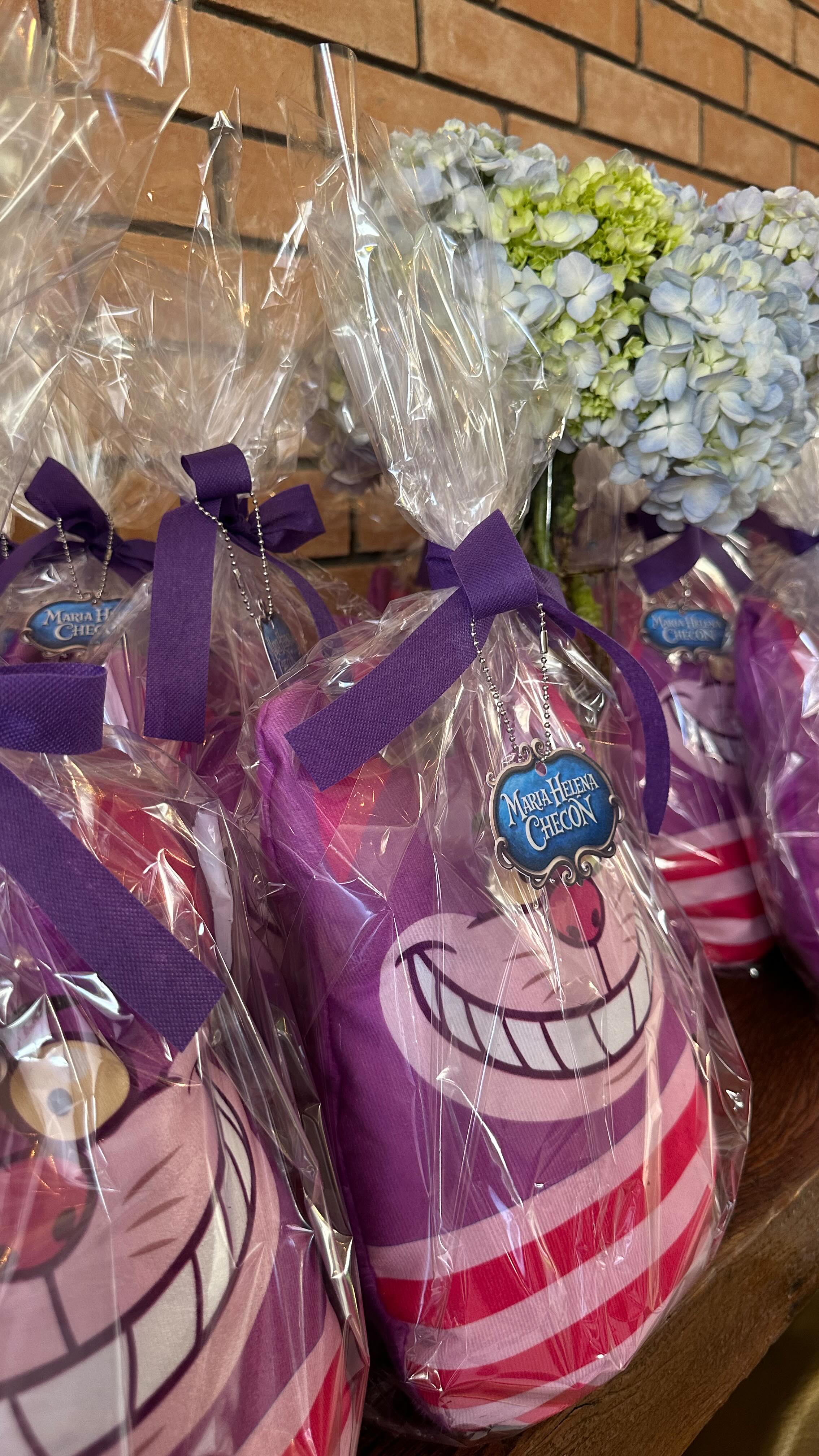 Um tico dos bastidores de uma festa linda no tema Alice no país das maravilhas!