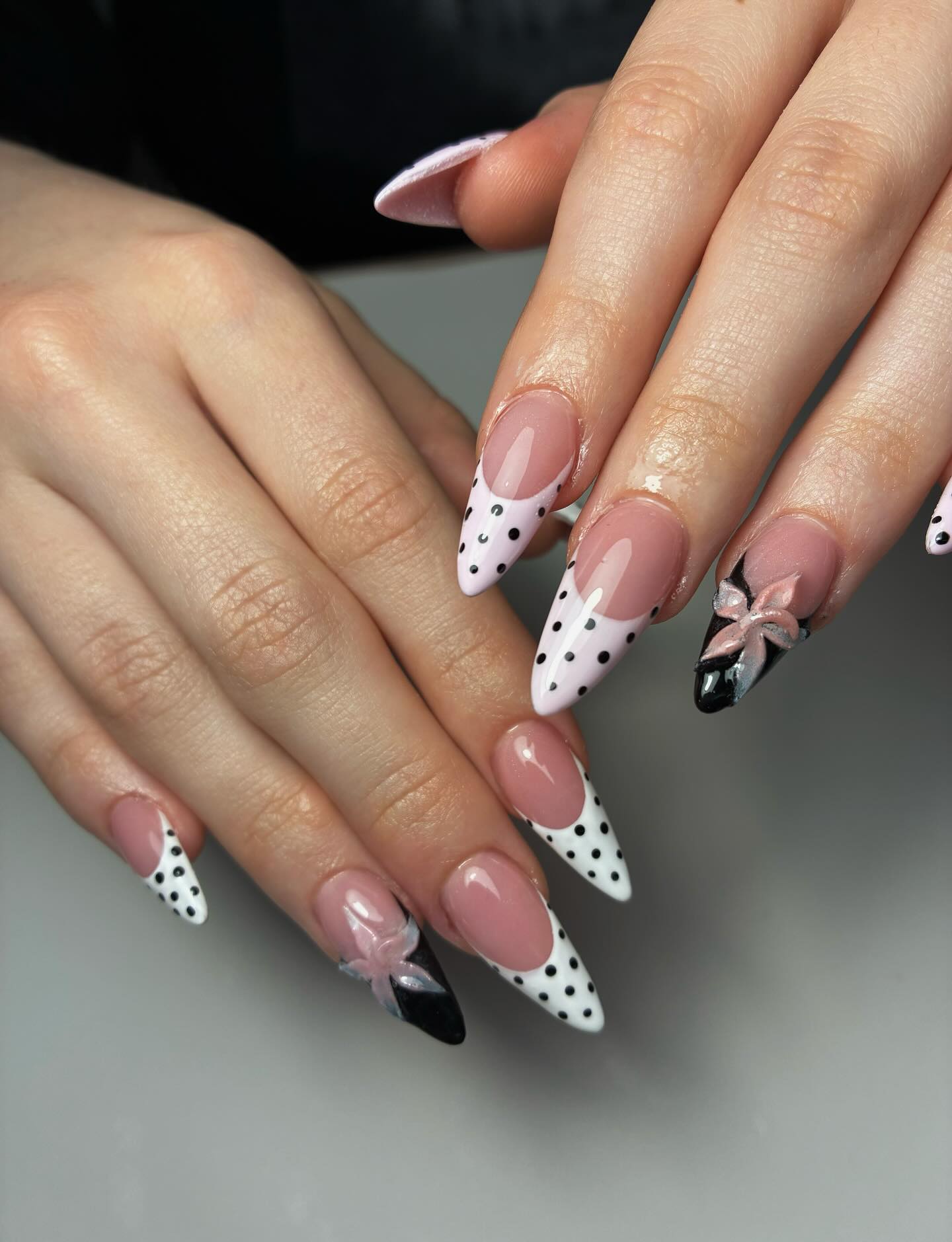 #melbournenails #nailsmelbourne #nails #naildesign #pokadotsnails