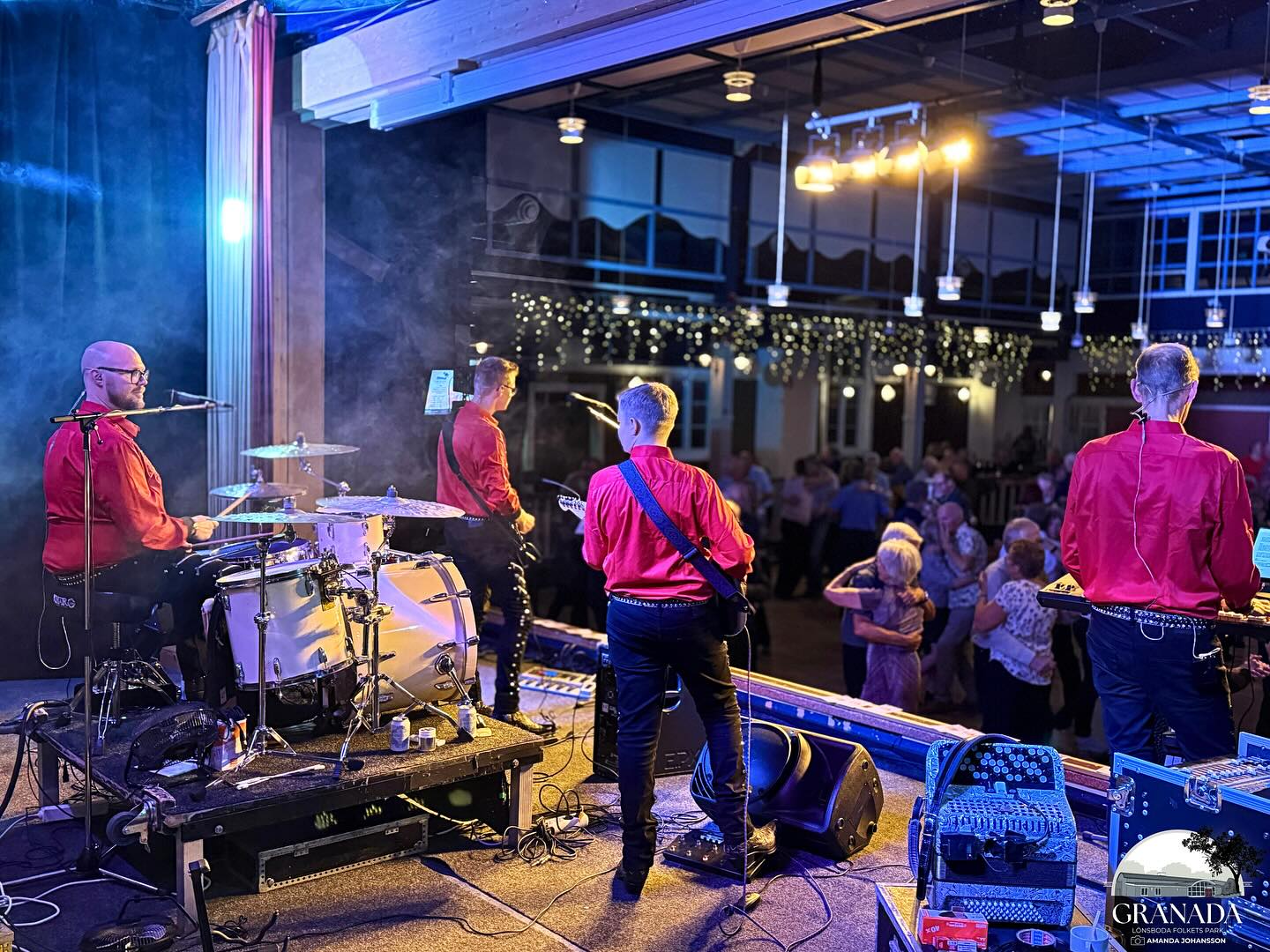 Vi tackar Rignells & alla ni dansare för en toppensöndag igår! 💛
#granadalönsboda #folketspark #lönsboda #dansband #söndagsdans #rignells