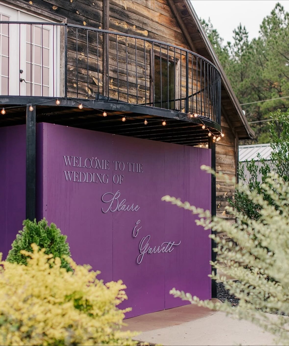 It’s not just production. It’s passion, creativity, and a whole lot of heart!
VENDORS:
Planning + Design: @gretchenlarkanevents
Production Design: @cae_lr
Floral Design: @shopthreepoppies
Photography: @bethanygracecummings
Venue: @stonebrookmeadowsar
Rentals: @eventology_us