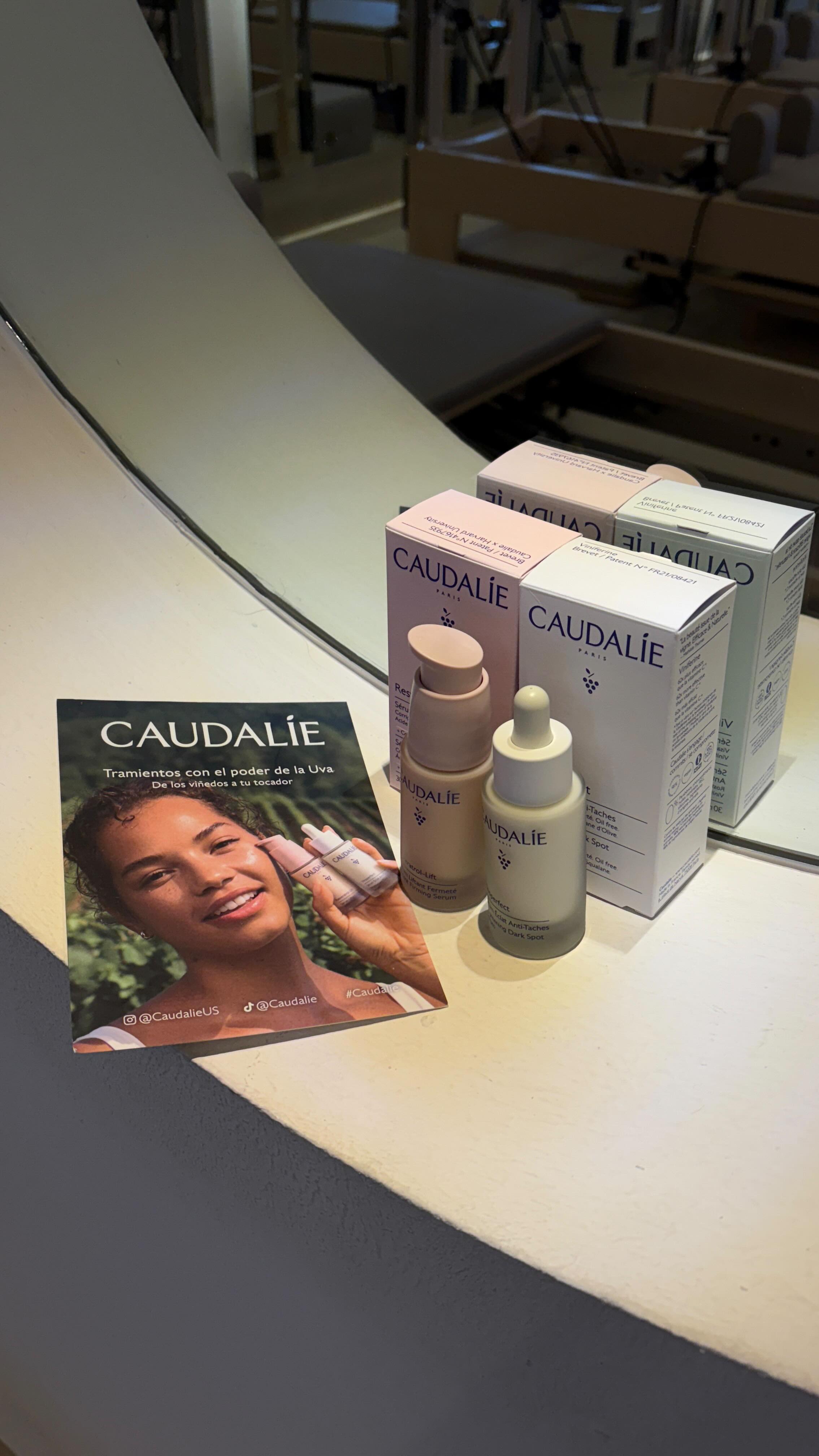 🍇 Bless x Caudalie 🍇
Bienestar + skincare en una experiencia exclusiva creada para que vivas tu GLOW FROM WITHIN. 💜🧘🏻♀️
¿Qué incluye tu clase?
• Gifting Caudalie con un valor aproximado de $3,500
• Experiencia de producto durante la clase.
• Bebida especial Caudalie.
• Botella de agua.
• Regalos sorpresa ✨
Costo: $390 — sí, todo esto está incluido. 🙌
Para reservar tu lugar:
1️⃣ Entra a nuestra página.
2️⃣ Compra tu paquete en la sección “Bless x Caudalie”.
3️⃣ Después ve a Reservar tu clase.
4️⃣ En las fechas 20, 21 y 22 de noviembre, elige los horarios exclusivos de la experiencia.
Además…
💫 Quienes compren paquete ilimitado entran automáticamente a la rifa de un kit completo Caudalie.
Spots limitados — asegura el tuyo y vive el glow desde adentro. 💜✨
@caudalieus