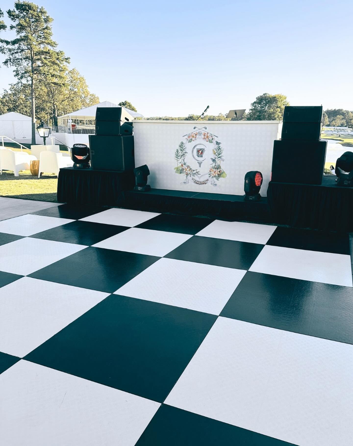 This dancefloor turned into THE spot of the night! We loved getting to team up with @djericrhodes to bring the party to the @sbgolfchamp golf tournament.
VENDORS:
Production Design: @cae_lr
Venue: @pleasantvalley_cc