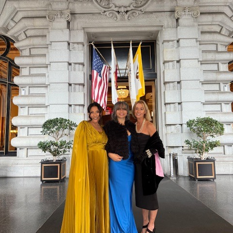 Wine Country Living⊠or in this case, Bay Area Living.
Just 45 minutes from Sonoma is iconic, beautiful San Francisco â and this weekend we got to celebrate a young, handsome coupleâs wedding, San Franciscoâstyle. âš
From the elegance of @fairmontsanfrancisco to the timeless charm of @icmarkhopkins, the magic of @tongaroom, and the grand beauty of @floodmansion, it was a weekend filled with classic city sparkle.
Love, laughter, and a little urban glam â all right in our backyard.
#bayarealiving #sanfranciscoweddings #sanfranciscohotels #weddingglam #marincounty #sonomacounty #fairmonthotels #weekendfun #winecountryliving