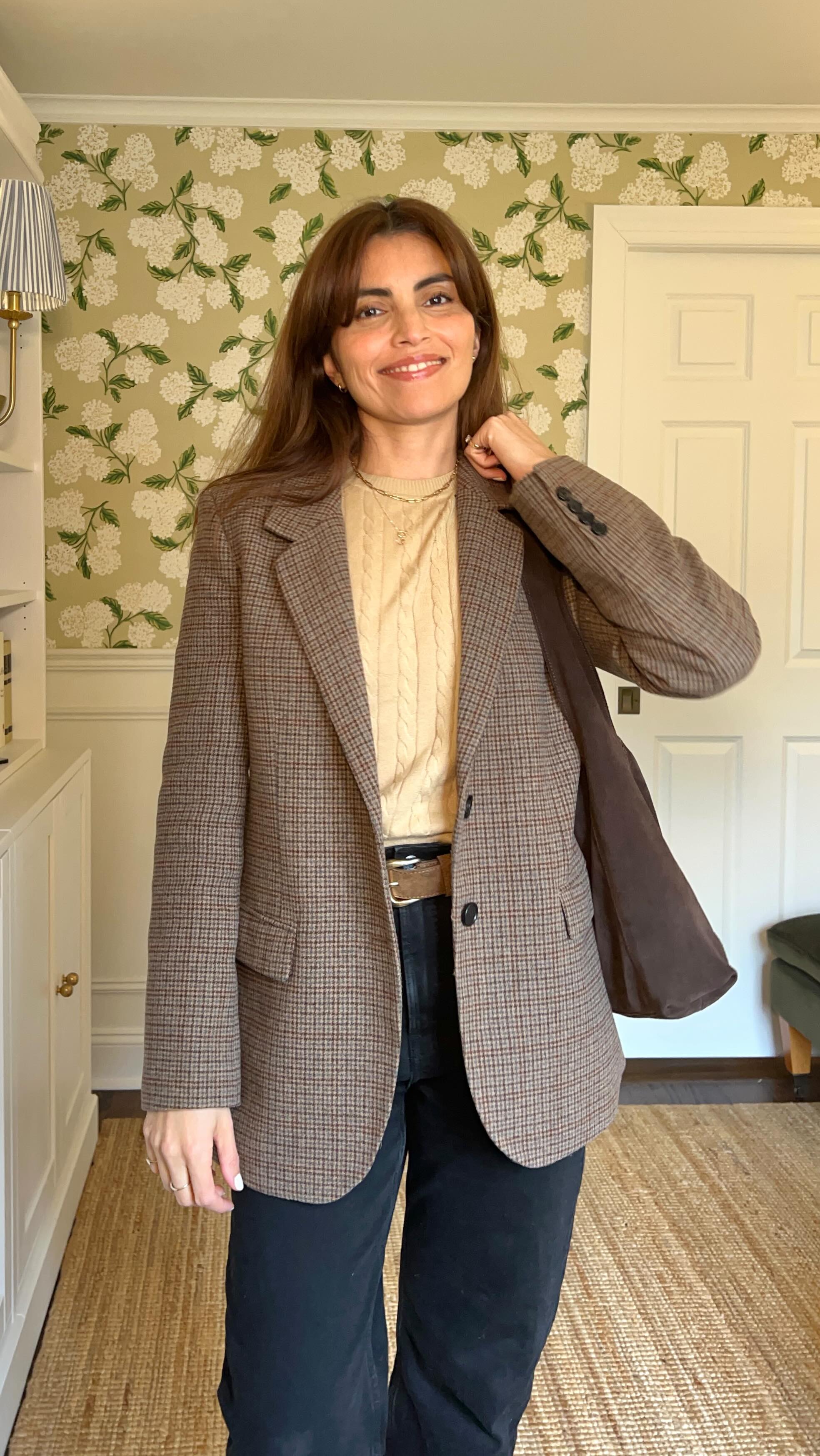 What I wore to church today. The formula: blazer, straight jeans, Oxford shoes never fails me when I need to get ready in five minutes. I love this updated, fun version of this classic shoe from @nisoloshoes
Blazer: Zara
T-shirt: Everlane
Jeans: Everlane
Belt and Handbag: Mango
.
.
Lo que me puse para la iglesia hoy. La fórmula: blazer, jeans rectos, zapato oxford nunca me falla cuando necesito prepararme en cinco minutos. Me encanta esta versión actualizada y divertida de este zapato clásico de Nisolo.