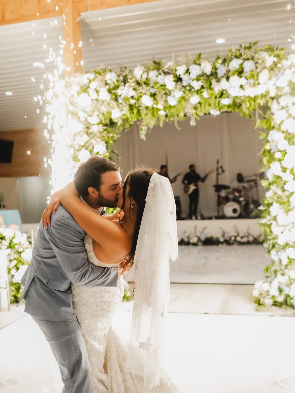 We love creating spaces where people can celebrate life’s biggest moments!
VENDORS:
Planning + Design: @kenzie.amandareedweddings
Production Design, Custom Rentals, Vinyl: @cae_lr
Floral Design: Flowers and Gifts by Williams
Photography: @shingleurphotography
Videography: @lightwaveartists
Venue: @theridgeonwilsonmill
Rentals: @eventology_us
