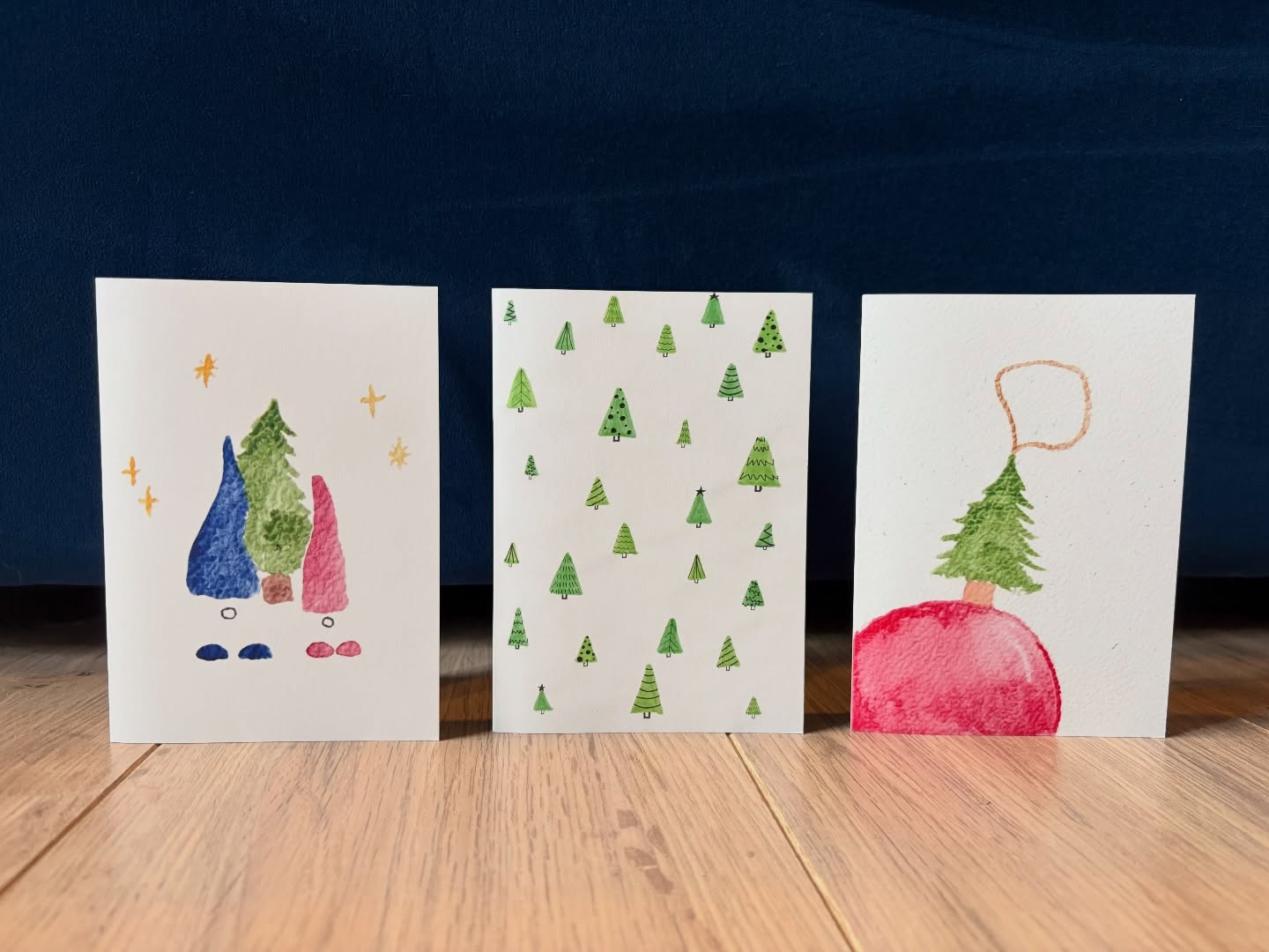 🎄Alle kerstkaarten al verstuurd, of ben je nog iemand vergeten?!🎄
Bestel nu nog je kerstkaarten! 🎁
Natuurlijk kan ik de kerstkaarten ook beschrijven en gelijk opsturen naar die gene die volgens jou deze leuke kerstkaarten verdienen. 📝
Stuur mij daarvoor snel een berichtje!
De kerstkaarten zijn 3,90 per stuk! (Excl. verzending)
#famkesgifts #kleineondernemer #handmade #kerstkaart #kerstmis #uniek #cadeau