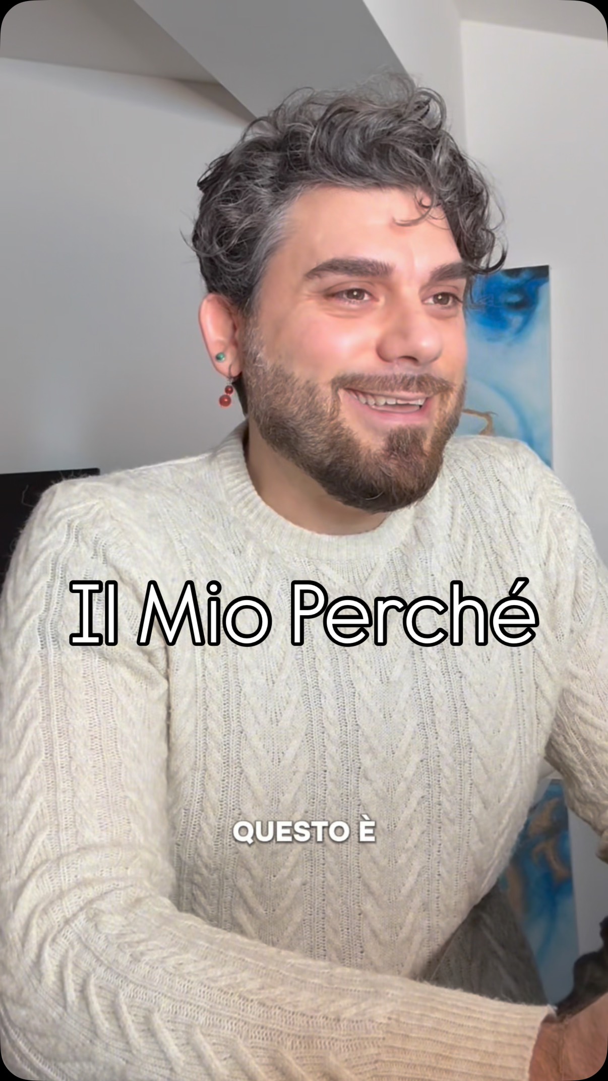 Da dietro le quinte al palco
Sono cresciuto facendo brillare gli altri, restando ai margini — non per debolezza, ma per celare la mia identità scomoda e per protezione mia e della mia famiglia.
Lì, però, imparavo a vedere. A leggere i bisogni nascosti, i silenzi, le sfumature.
Lì si è formato il mio sguardo.
Oggi non ho più bisogno di nascondermi:
la mia unicità è aiutare gli altri a scoprire la propria.
Il mio ruolo non è secondario — è profondamente mio.
E dà significato alla mia presenza in questo mondo.
#coaching #ilmioperchè #coachitalia #crescitapersonale #protagonistadellatuavita