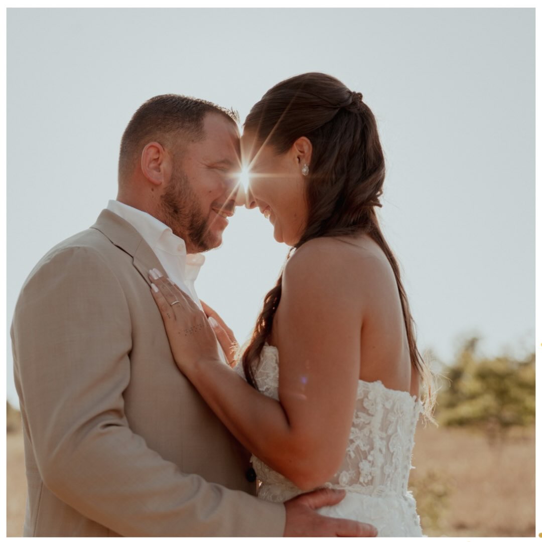 lechateaudenans
Le charme du Château sublime chaque instant partagé par nos mariés. ✨
Le Château de Nans – Mariages en Provence 🌿💫
Pour toute information ou demande de devis :
contactez-nous en DM ou au 04 42 18 00 00.
📩 Réservez dès maintenant :
https://www.receptioncotejardin.fr/contact
Découvrez notre univers :
www.chateaudenans.com
Photographe @cruz_prod13
#chateau #chateaudenans #provence #mariage #wedding #mariage2025 #mariage2026