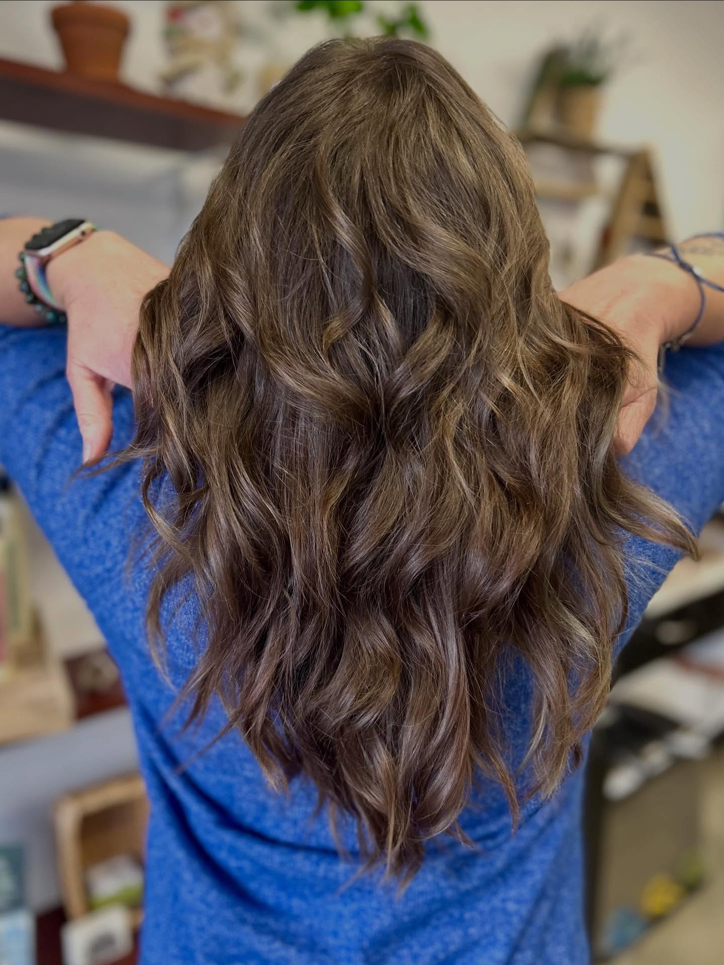 “At times, we are the bridge that allows another to re-enter the world after a loss. Don’t mistake it for more or its beauty may be lost.”
~Danielle Pierre
💇♀️: @truebluelover13
#friendsforever#lovemakestheworldgoround#helpingothers