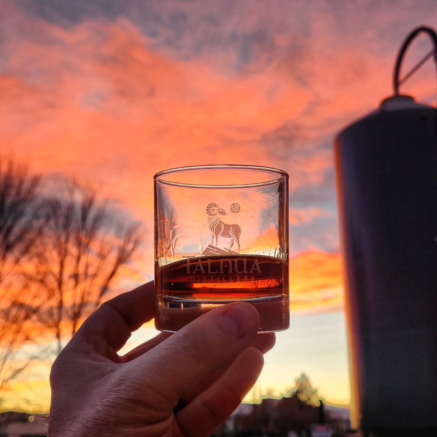 Beautiful winter skies at the distillery tonight! It's going to be a great week! ❄️🤎🥃