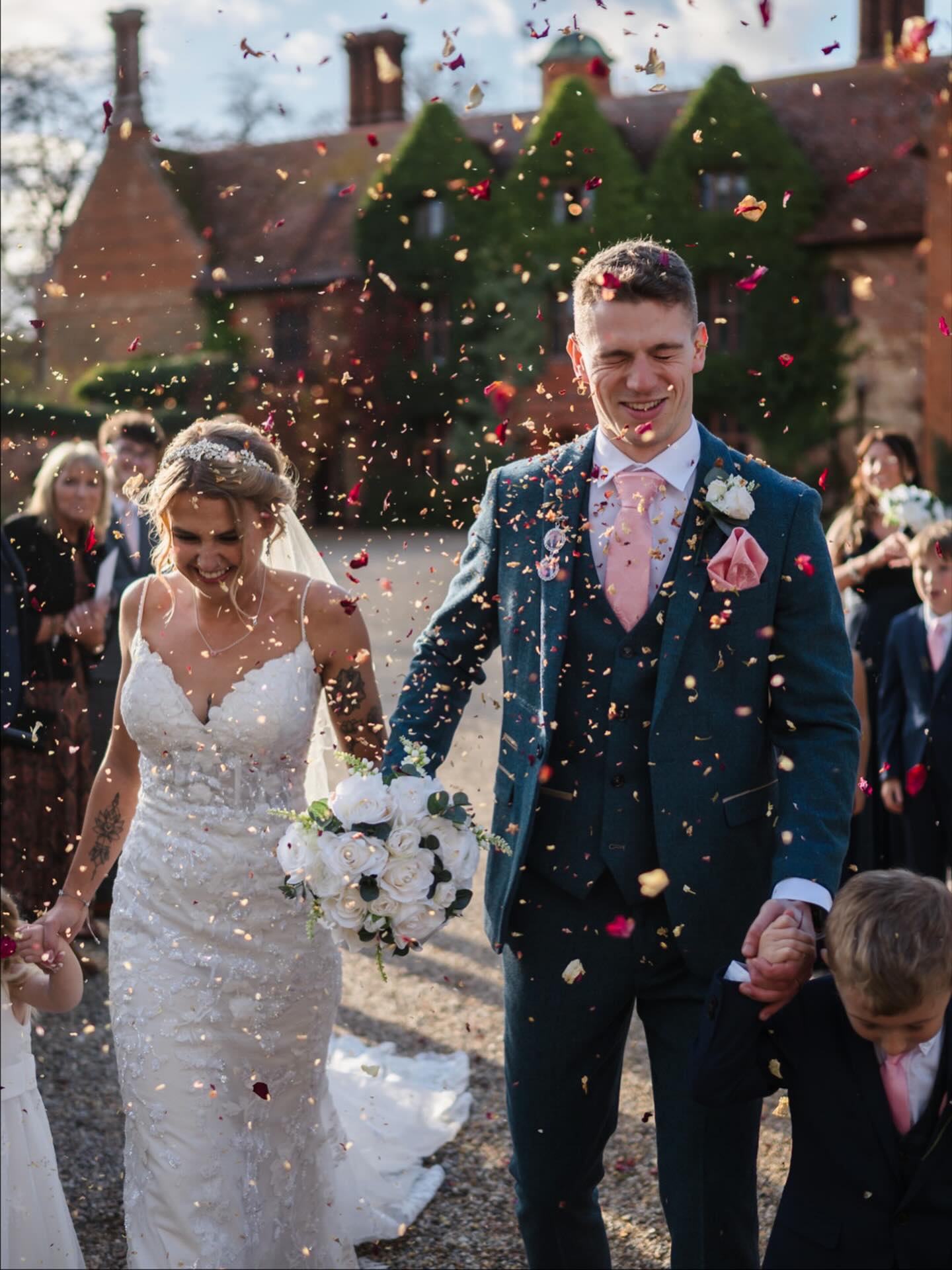 ✨ Free Wedding Day Coverage – Only 4 Spots for 2026! ✨
I’m opening up four portfolio spaces for 2026 where your wedding day photography is completely free.
Curious about how it works? Drop me a message!