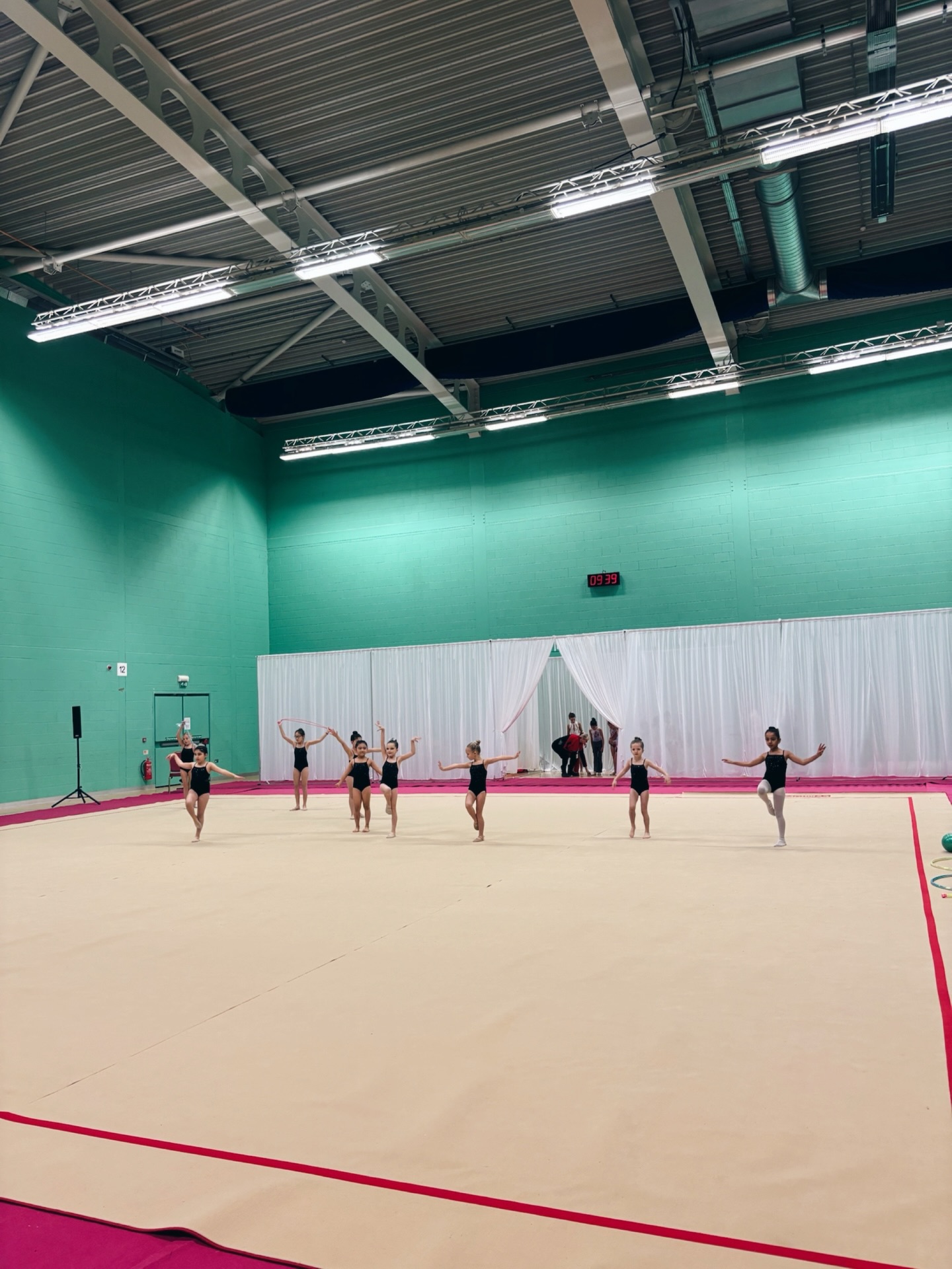 ✨ London Development Open Weekend — What a journey! ✨
We are so proud of every single Shine Bright gymnast who stepped onto the carpet last weekend. Their hard work, growth and confidence truly shone through every routine.
Competitions like this aren’t just about scores — they’re about experiences that shape our gymnasts, moments they’ll remember forever, and the joy of performing alongside their teammates.
Well done, girls — you made us beam with pride! 💛
Onwards to the Winter Show and more exciting memories ahead! ✨
#londongymnastics #londondevelopmentopen #recreationalstars #recreationalcompetition
