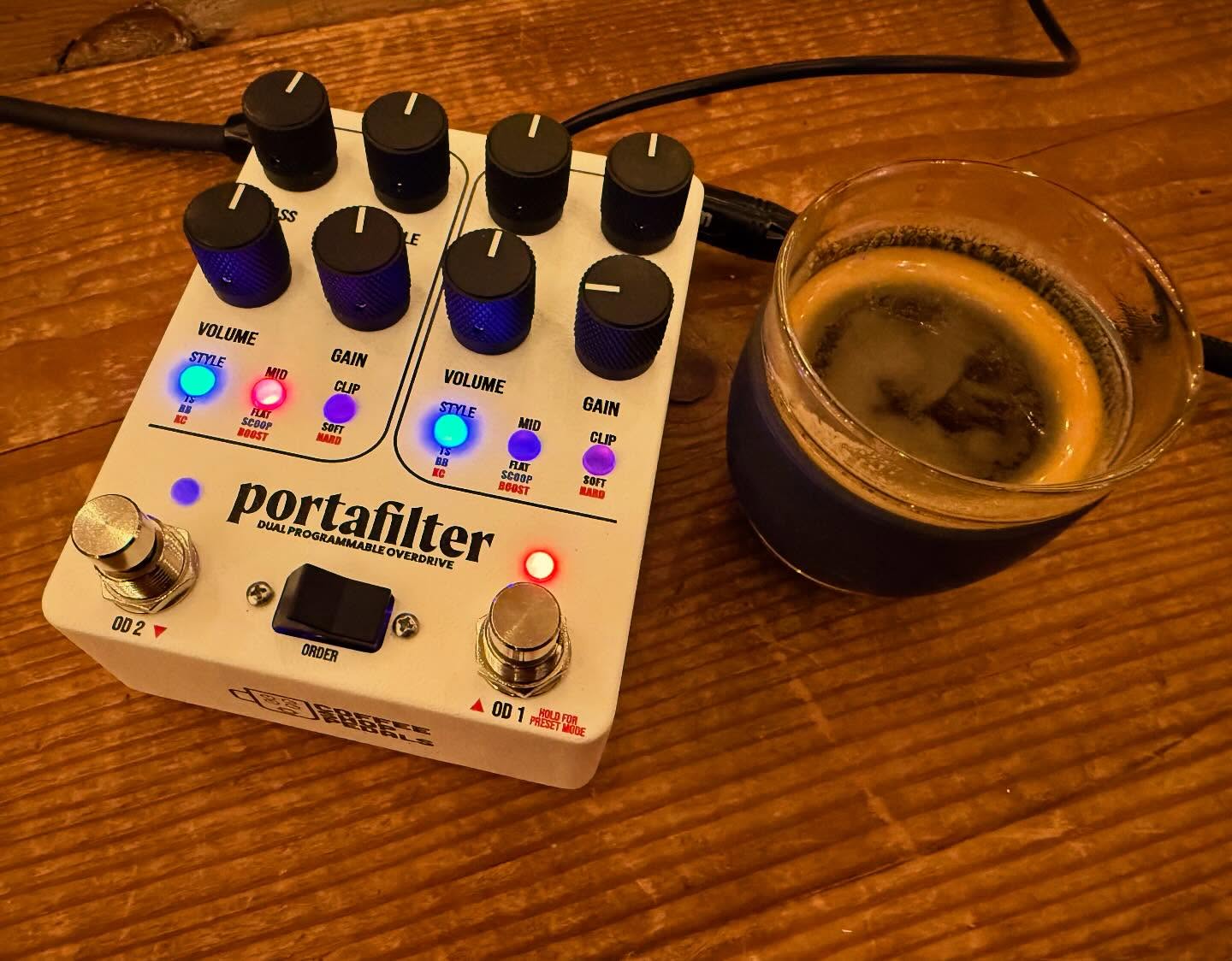 Enjoying a coffee and the new Portafilter Dual Overdrives from @coffeeshoppedals
