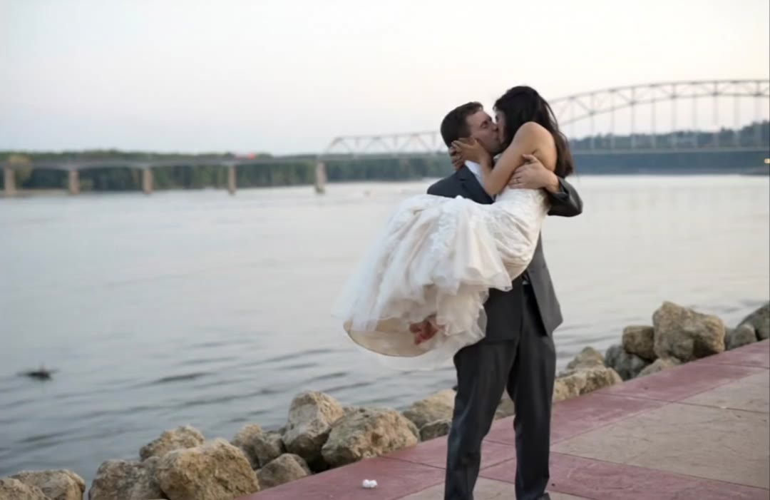 Plan B is always ready. Always. ☔️ Contingency planning isn't pessimism; it's professionalism. Whether it's sudden weather changes, a power outage, or a vendor no-show, we have backup plans for our backup plans. What’s your biggest event fear? Let us handle it so you can relax! DM us to learn more about our comprehensive risk assessment. precision.
#eventsbymdmassociates #mdmassociates #dmvplanner #dmvpartyplanner #dmveventplanner #thedifferenceisinthedetails #the360difference #ContingencyPlan #RiskManagement #PlanB #EventSafety #PeaceOfMind