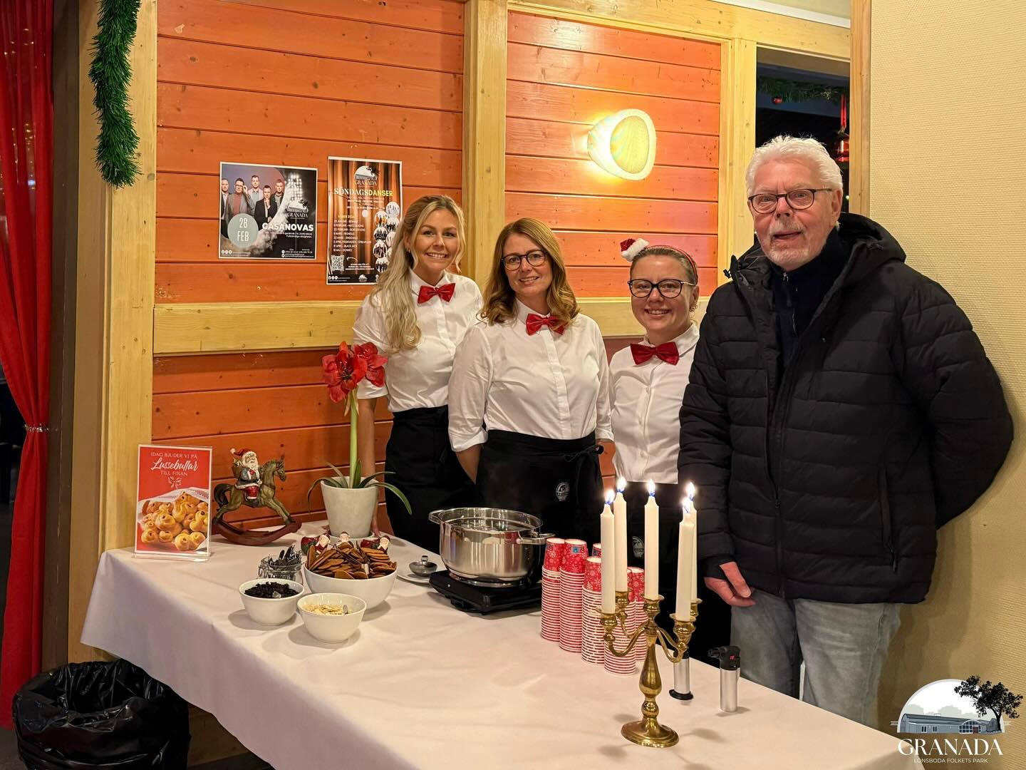 ..& där avslutar vi med flaggan i topp för söndagsdanserna 2025! ❤️
Tack till vår allra bästa publik för denna säsong. Också tack till Engdahls för en kanonkväll i söndags & alla andra band dessförinnan!
Ta hand om er - Vi ses 25/1-26 med Bennrix!
#granadalönsboda #folketspark #lönsboda #söndagsdans #engdahls