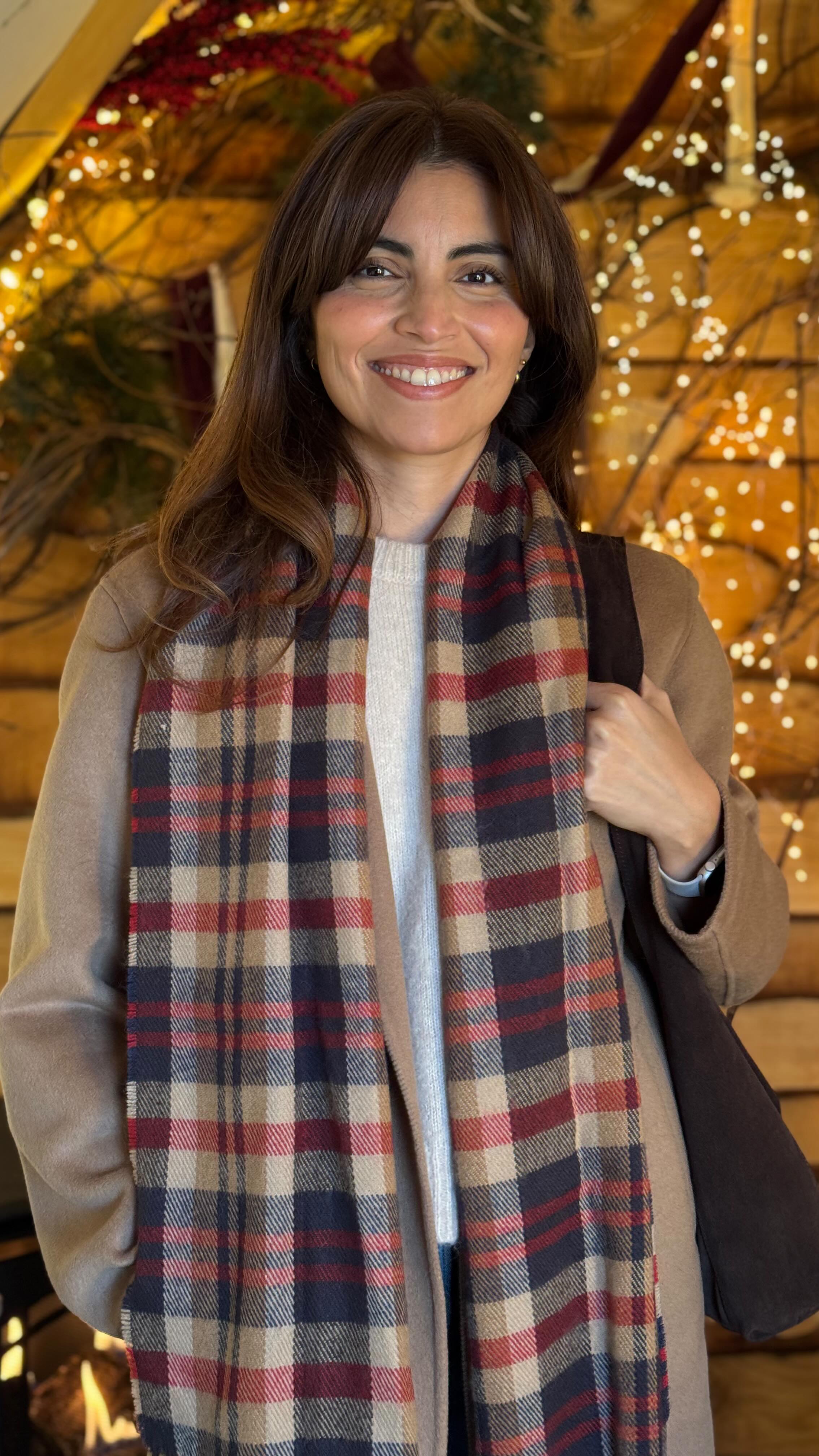 Little trip to PA. We had lunch in this cozy private tent at @terraincafe Glen Mills. The cold front brought some chilly temperatures so I knew it was time for the long coat. I wasn’t sure if this vest from @sezane was going to be enough to keep me warm but I was surprisingly comfortable. The scarf adds the finish touch to make this outfit festive. This look will be repeated!
.
.
Pequeño viaje a PA. Almorzamos en esta acogedora cabaña privada en @terraincafe Glen Mills. El frente frío trajo algunas temperaturas heladas, así que sabía que era hora del abrigo largo. No estaba segura de si este chaleco de @sezane iba a ser suficiente para mantenerme caliente pero sorprendentemente, estuve cómoda. La bufanda añade el toque final para que este atuendo sea festivo. ¡Esta look se repetirá!#stylewithless #styleoverforty #intentionalwardrobe #shopyourcloset #elevatedcasual
