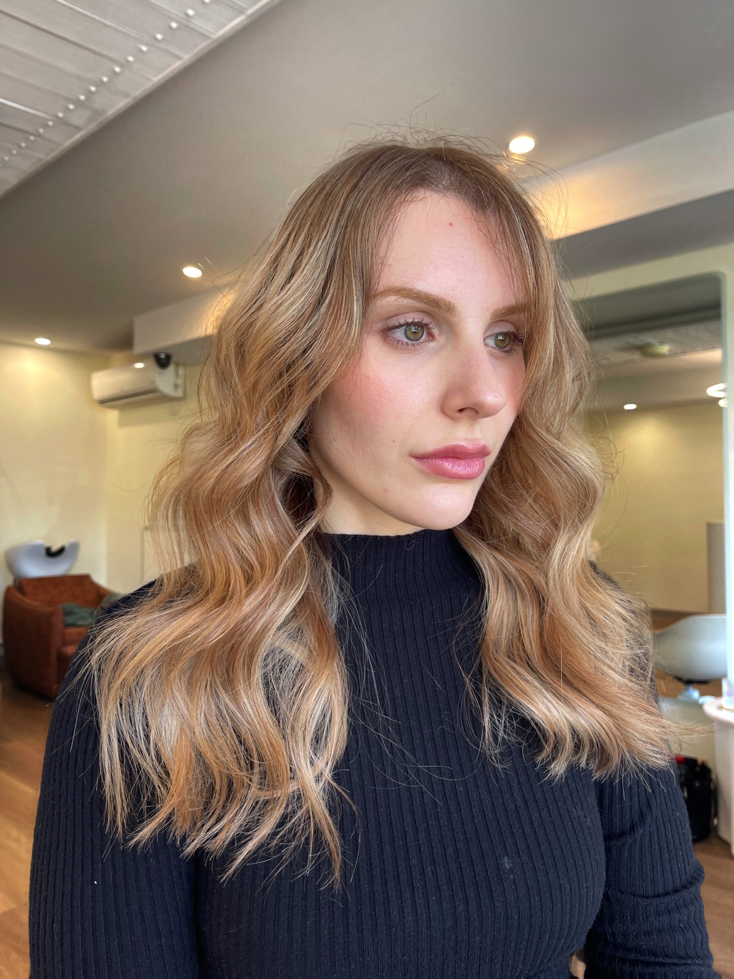 Transformed this copper into a gorgeous warm natural brown, finished with the perfect hint of sun-kissed blonde
#warmbrown #blonde #brunswick #melbournehairdresser