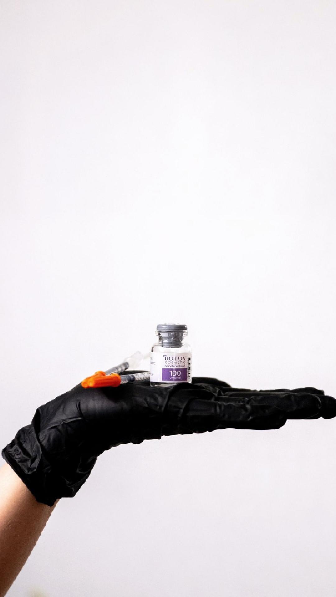 The holidays are here, and itโs the perfect time to look and feel your best! From skincare treatments to wellness services, Medical Beauty Care Clinic has everything you need to shine this season.
๐ Book today: www.medicalbeautycareclinic.com
๐ Oak Brook, IL
๐ 224-407-2140
๐ linktr.ee/medicalandbeauty
#MedicalBeautyCareClinic #HolidayGlow #SelfCareSeason #HealthcareExcellence #ContinuousGrowth #BookNow