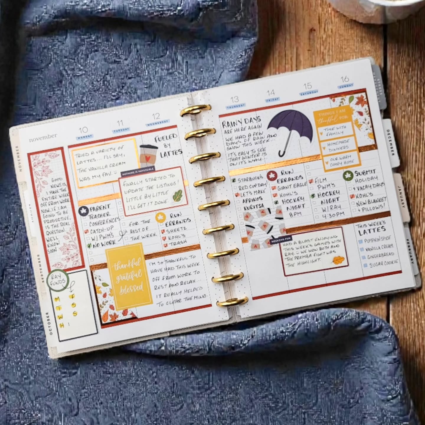 Rainy Days and Lattes ☔️
.
#afterthepen #plannerspread #weeklyspread #plannercommunity #planwithme #plannerlove #ilovemyhappyplanner #happyplanning #thehappyplanner #iamahappyplanner #planneraddict #stickeraddict #plannerobsessed #plannerlife #planahappylife #planyourweek #plannernerds #plannerstickers #happyplannerinspiration #checklistlayout