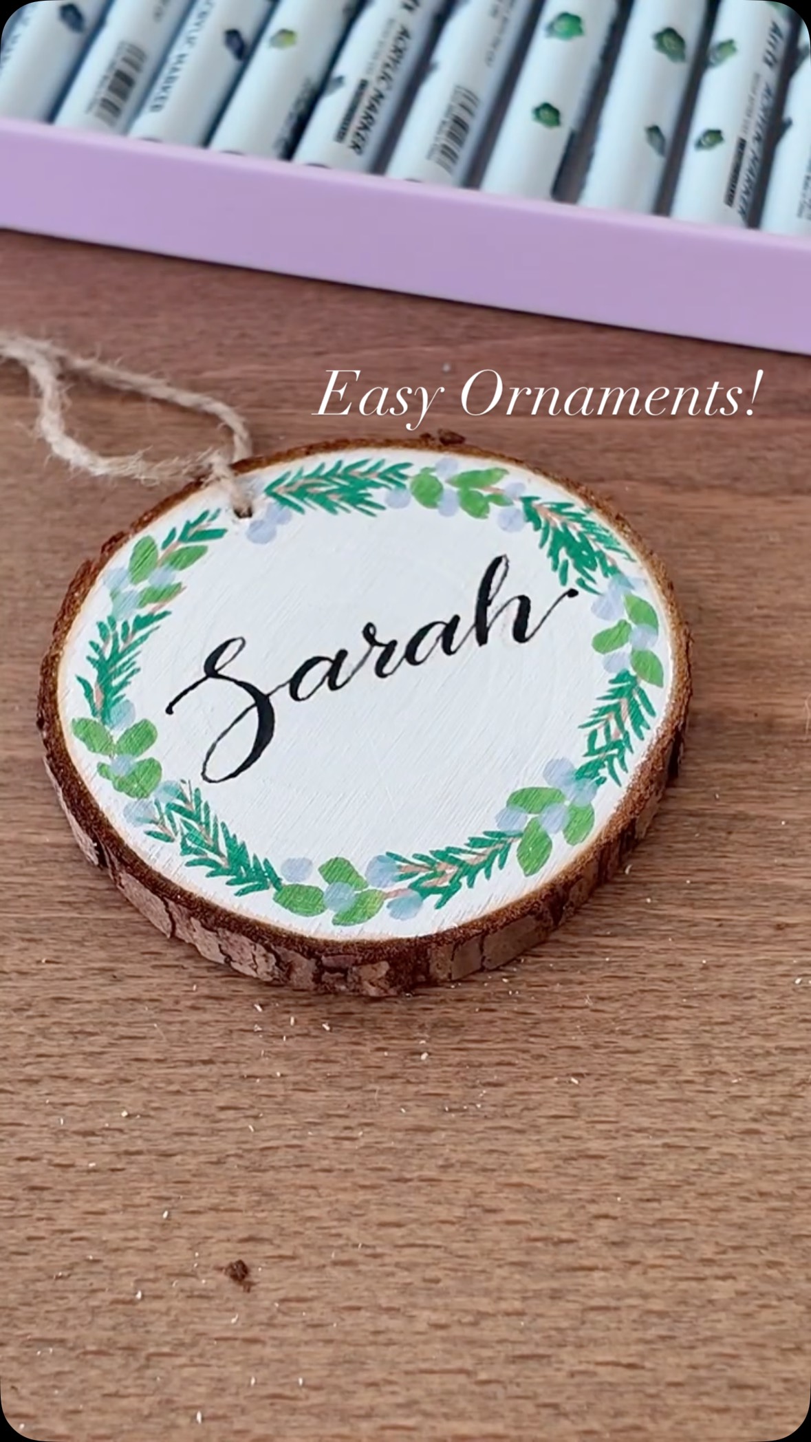 Handmade ornaments or gift tags are so fun and EASY to make! I got these wood slices off amazon, painted them with white acrylic paint and then easily decorated them with @arrtxart acrylic markers! I’m typically a watercolour girl but I also love how easy and convenient acrylic markers are to use! They are so opaque and look amazing! Give it a try and let me know what you would draw on your ornament! Happy painting!