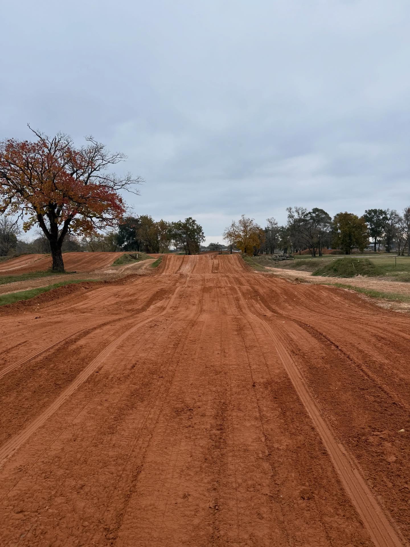 Good Sunday morning! We are open from 10:00am to 4:00pm. The GP Track, Main Track, River Track, Woods Track, and Kids Track are all prepped and ready to go!. The River Track has a new layout and jumps please take a sight lap!!!
Winter Hours
Monday 10:00 am to 4:00 pm
Wednesday 10:00 am to 9:00 pm
Thursday 3:00 pm to 8:30 pm
Friday 10:00 am to 5:00 pm
Saturday 10:00 am to 4:00 pm
Sunday 10:00 am to 4:00 pm
🚨Our social media post serve as a disclaimer, please read and be informed.🚨 (Instagram users please refer to FB for the entire message).
‼️SAVE TIME IN LINE - MEMBERSHIP FORMS ARE ON OUR WEBSITE (we purposely don’t post our website for a reason - too many h@ckers have interfered) BOTH PARENTS MUST FILL OUT FOR ALL MINOR RIDERS - read below 👇
🛑The insurance affect is making its way to 3 Palms. Please Note: both parents, meaning biological mom and dad, must sign all waivers & releases. Legal guardianship and sole custody must provide court ordered paperwork. We are having an alarming amount of parents claiming the other parent is deceased just to avoid the hassle of collecting both parents signatures. We have a form specifically for you to sign representing your statement that we will keep on record to provide our insurance company of such claims.