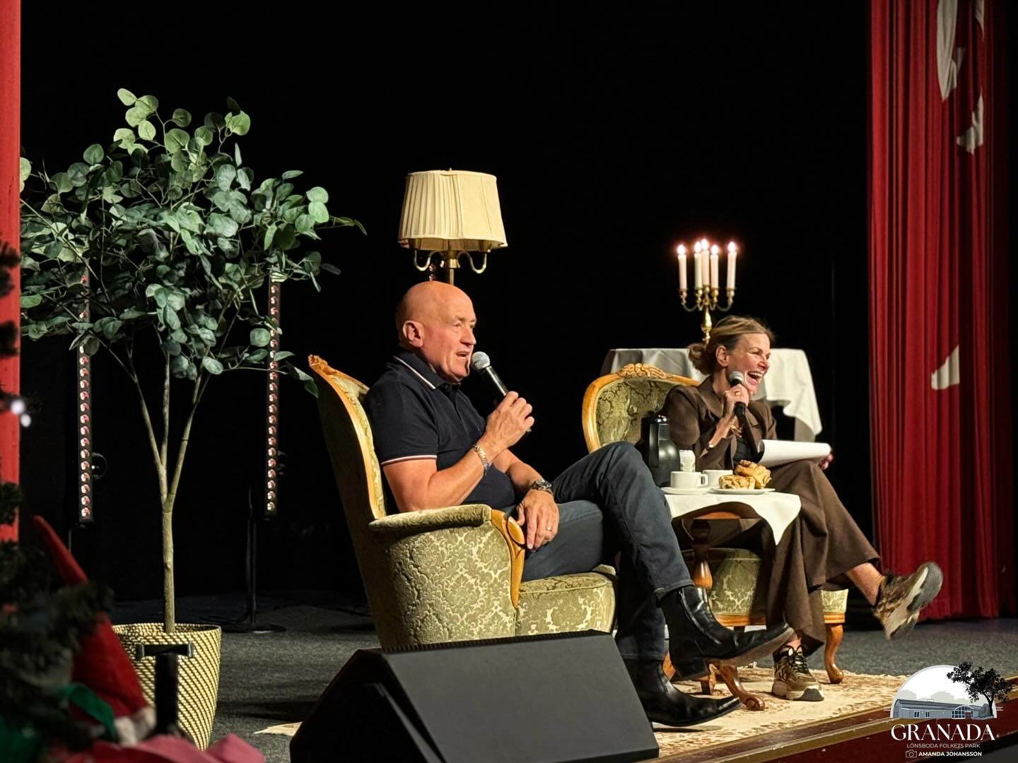 Vilken skrattfest det blev i onsdags! Så trevlig eftermiddag vi fick tillsammans 💛
Tack Jessica & Thomas för outstanding underhållning!
#granadalönsboda #folketspark #lönsboda #kaffekalas #thomaspetersson