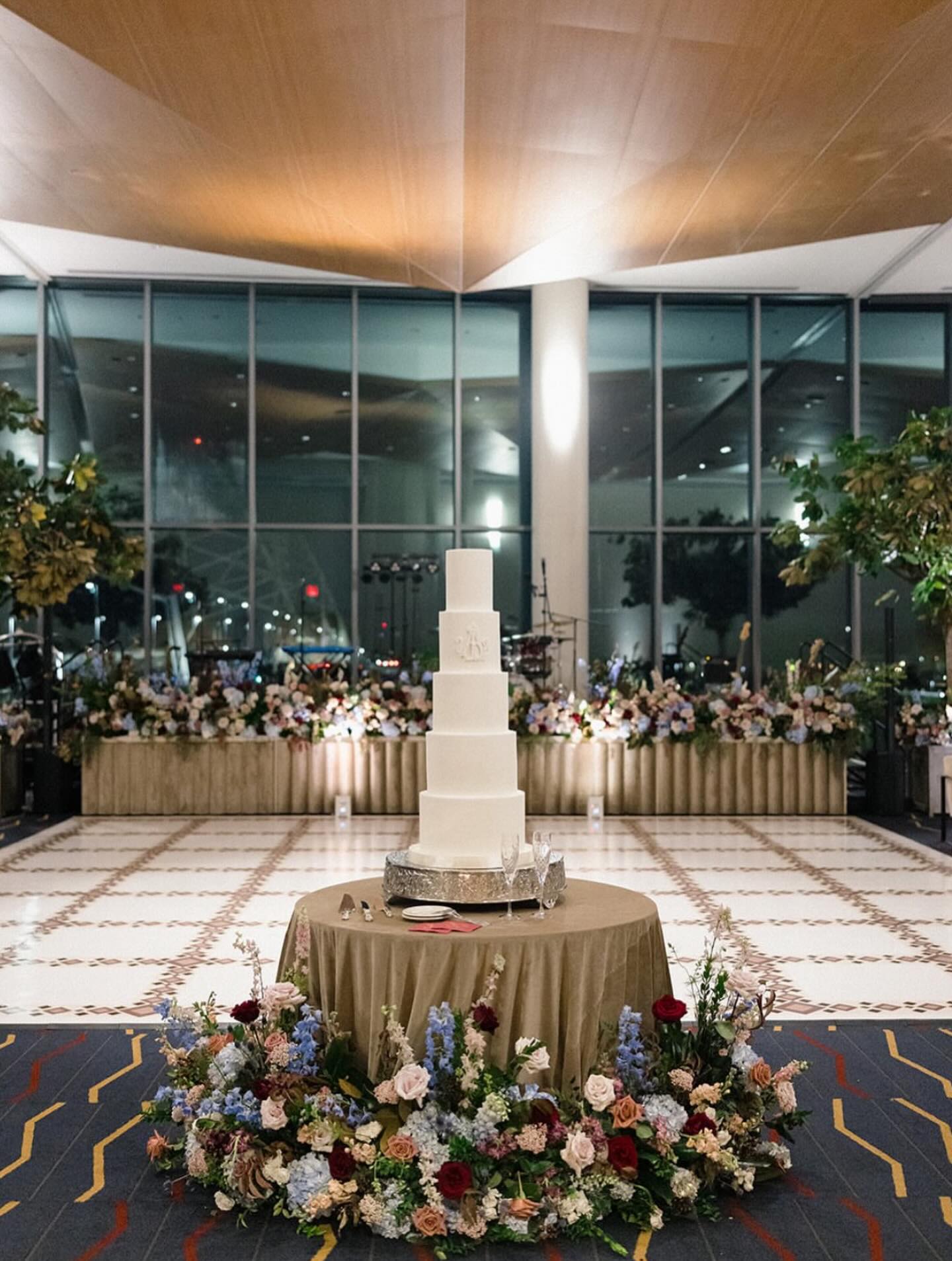 Proof that a perfect moment exists!
VENDORS:
Planning + Design: @counceandco
Production Design: @cae_lr
Floral Design: @silksabloom
Photography & Videography: @cameronandelizabeth
Venue: @robinsoncenterlr @littlerockcvb
Rentals: @whitedoorevent
Entertainment: @diamondempireband
Orchestra: @arsymphony
Cake: @michellelindamayer
Linens: @bbjlatavola