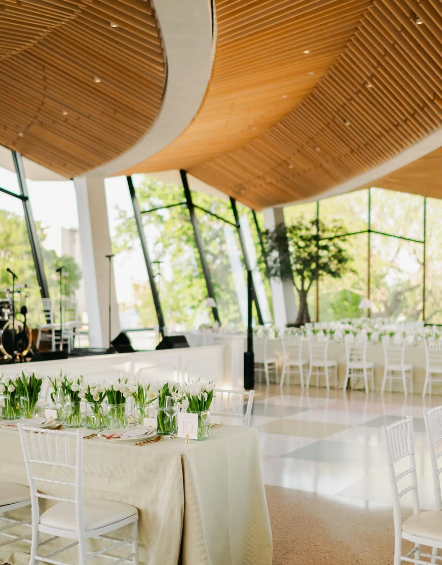 Precision, creativity, and a whole lot of fun. That’s how we do events!
VENDORS:
Planning + Design: @gretchenlarkanevents
Production Design: @cae_lr
Floral Design: @vaseandvine
Photography: @stephanieparsley
Venue: @arkmfa
Rentals: @eventology_us @emprulou
Linens: @bbjlatavola
Entertainment: @musiqismecrissyp
Menus: @byinvitationonlylr