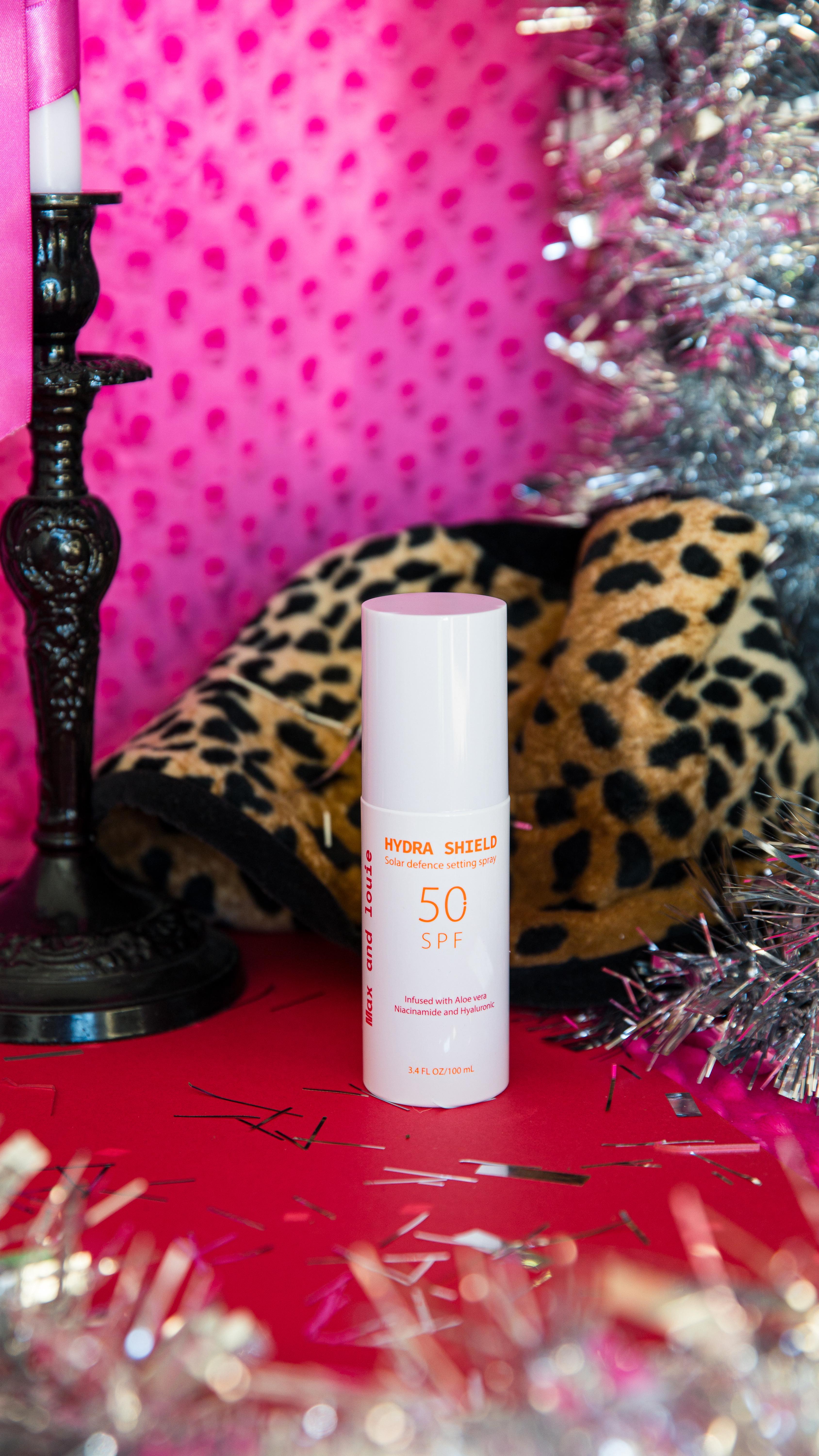 DAY THREE ~ 5 Days of Slay 🎄💋
Buy two Hydra Shield SPF 50 Setting Sprays,
get one FREE
The perfect Secret Santa ~ elite stocking filler!
Mist. Set. SPF 50. Repeat! Makeup stays put, skin stays protected ☀️😉
Throw one in every bag.
Everyone wins.
Today only
#fivedaysofSlay #maxandlouie